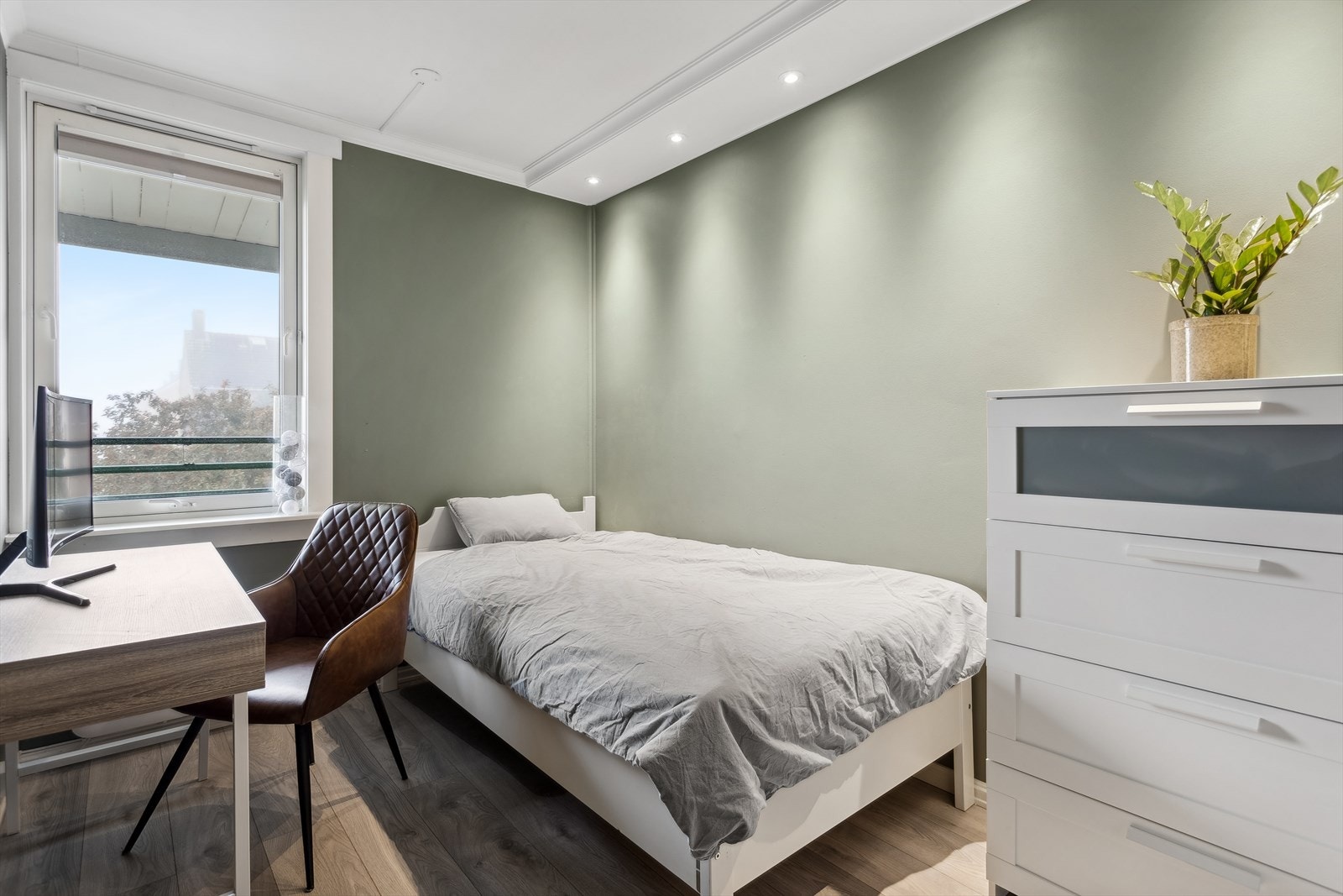 Soverom 2. Rommet passer utmerket som barne/gjesterom og kontor. Galleribilde