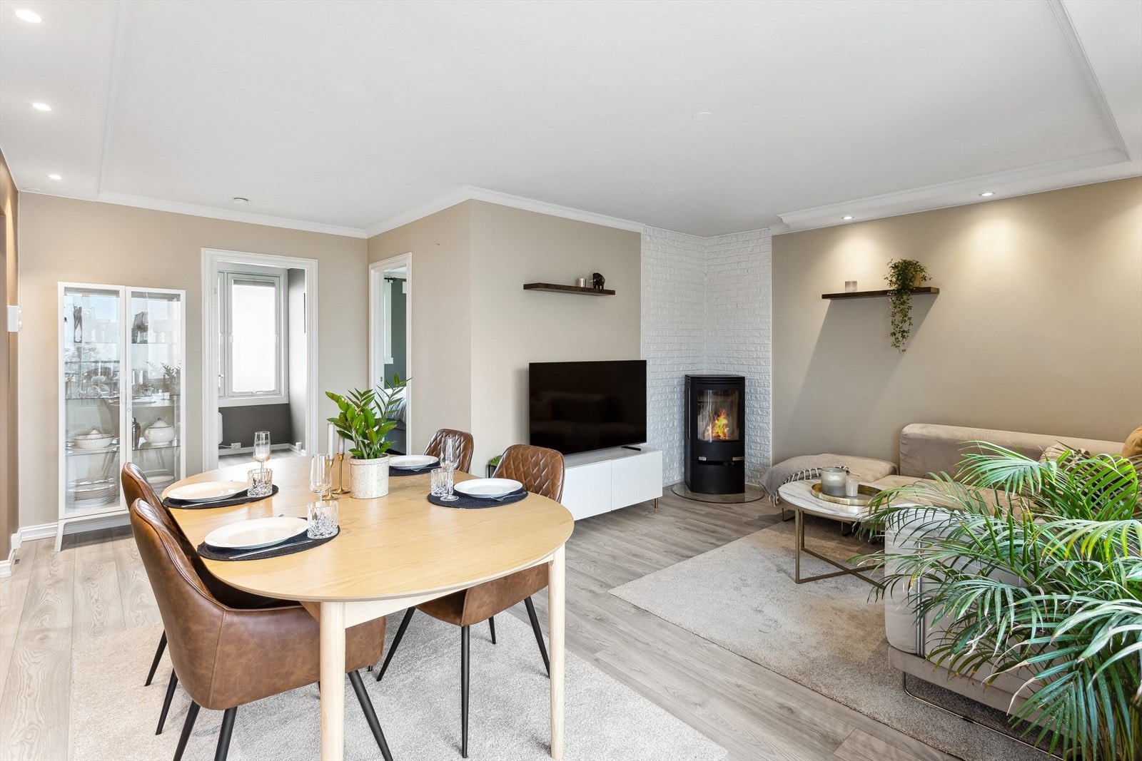 Lekker 4-roms i et veldrevet borettslag med utvidet bad og peis. Galleribilde