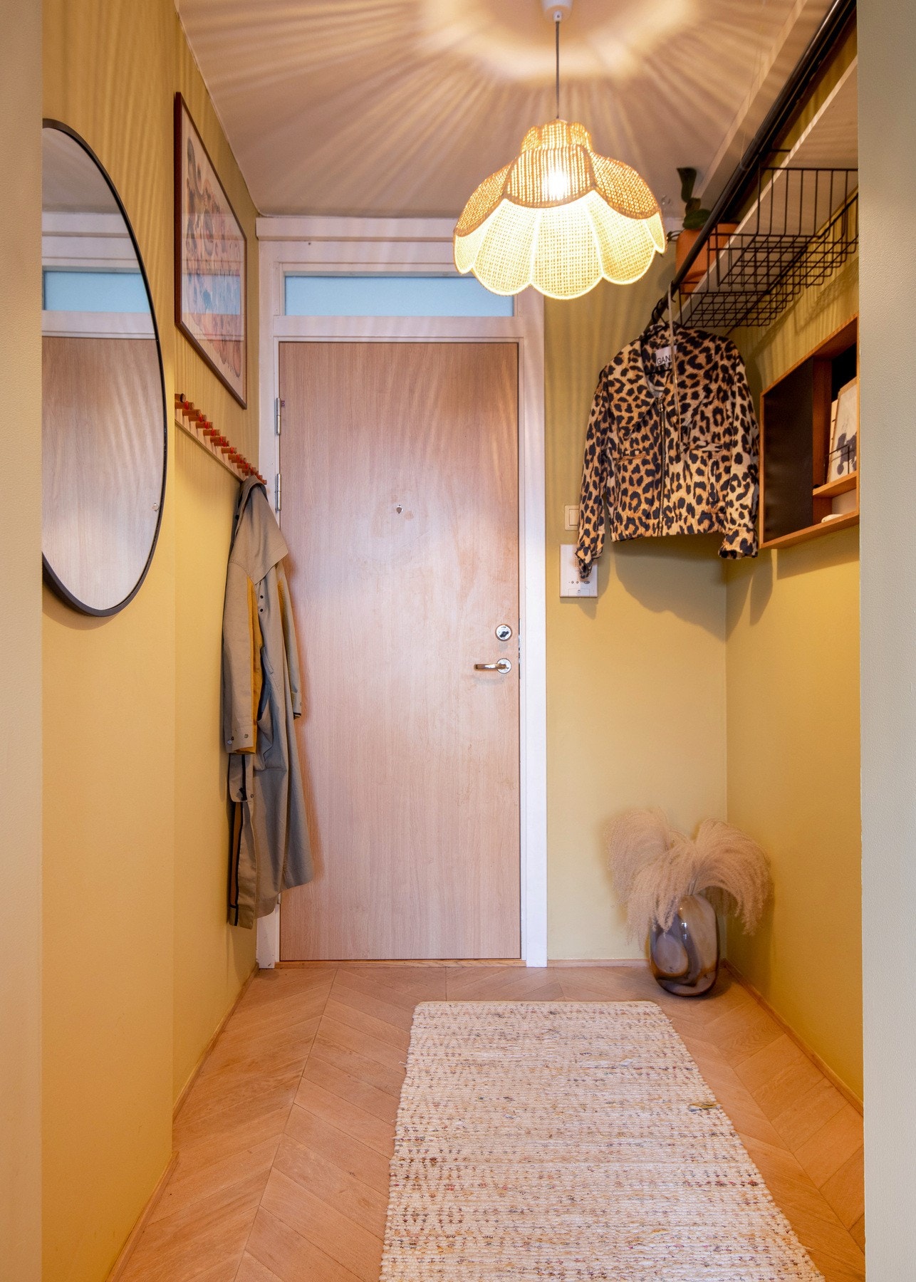 Boligen er fint plassert i 11. etasje med adkomst via en felles oppgang med heis. Galleribilde