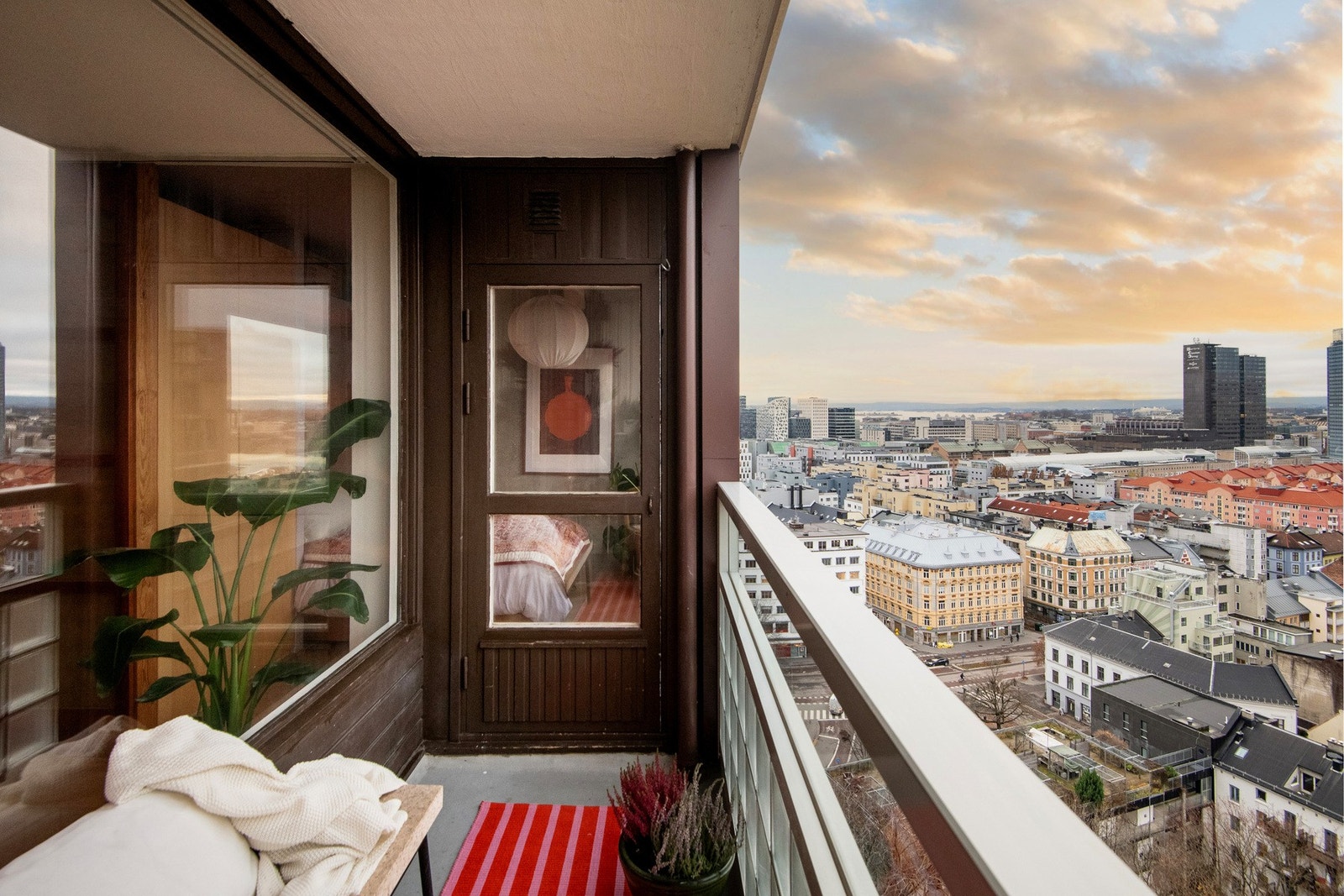 Balkongen gir en fantastisk, uhindret utsikt over Oslo. Galleribilde