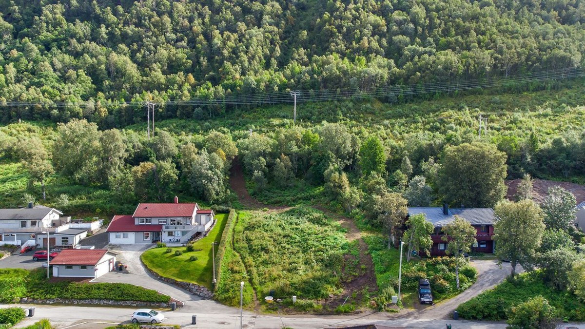 Eiendommen ligger fint til i et rolig og barnevennlig område. Foto: Privat/2021