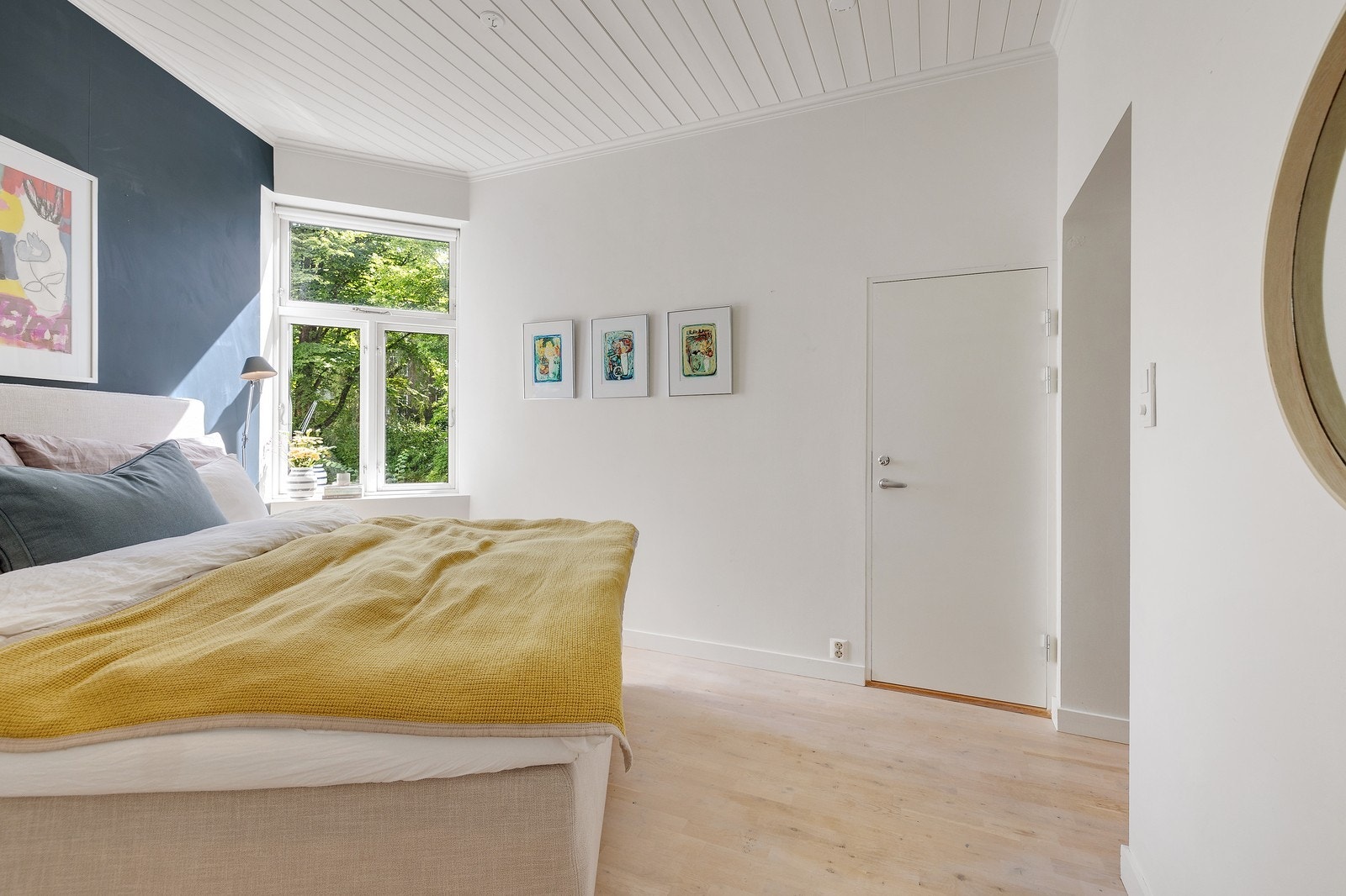 Stort hovedsoverom med god plass til dobbeltseng. Galleribilde