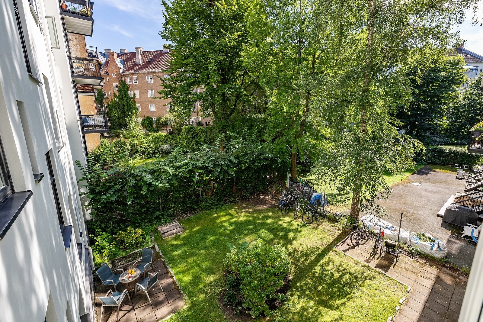 Her er det en hyggelig bakgård. Galleribilde