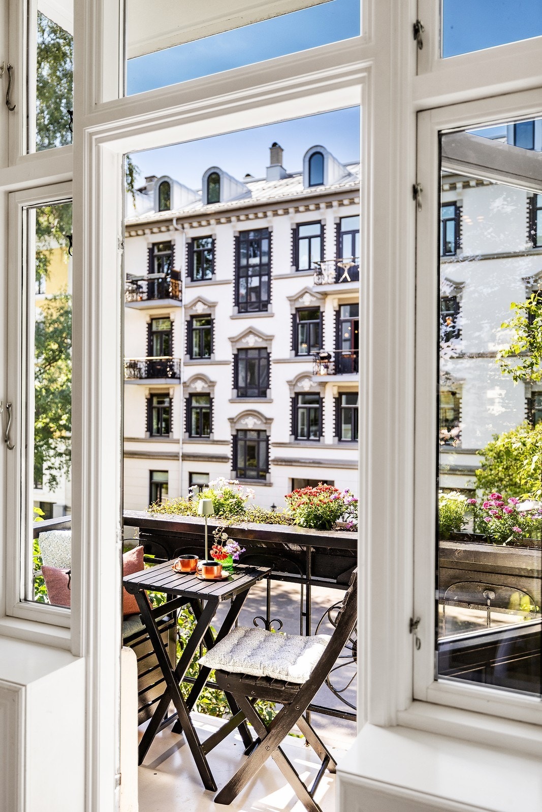 Direkte utgang til balkong fra kjøkken. Galleribilde