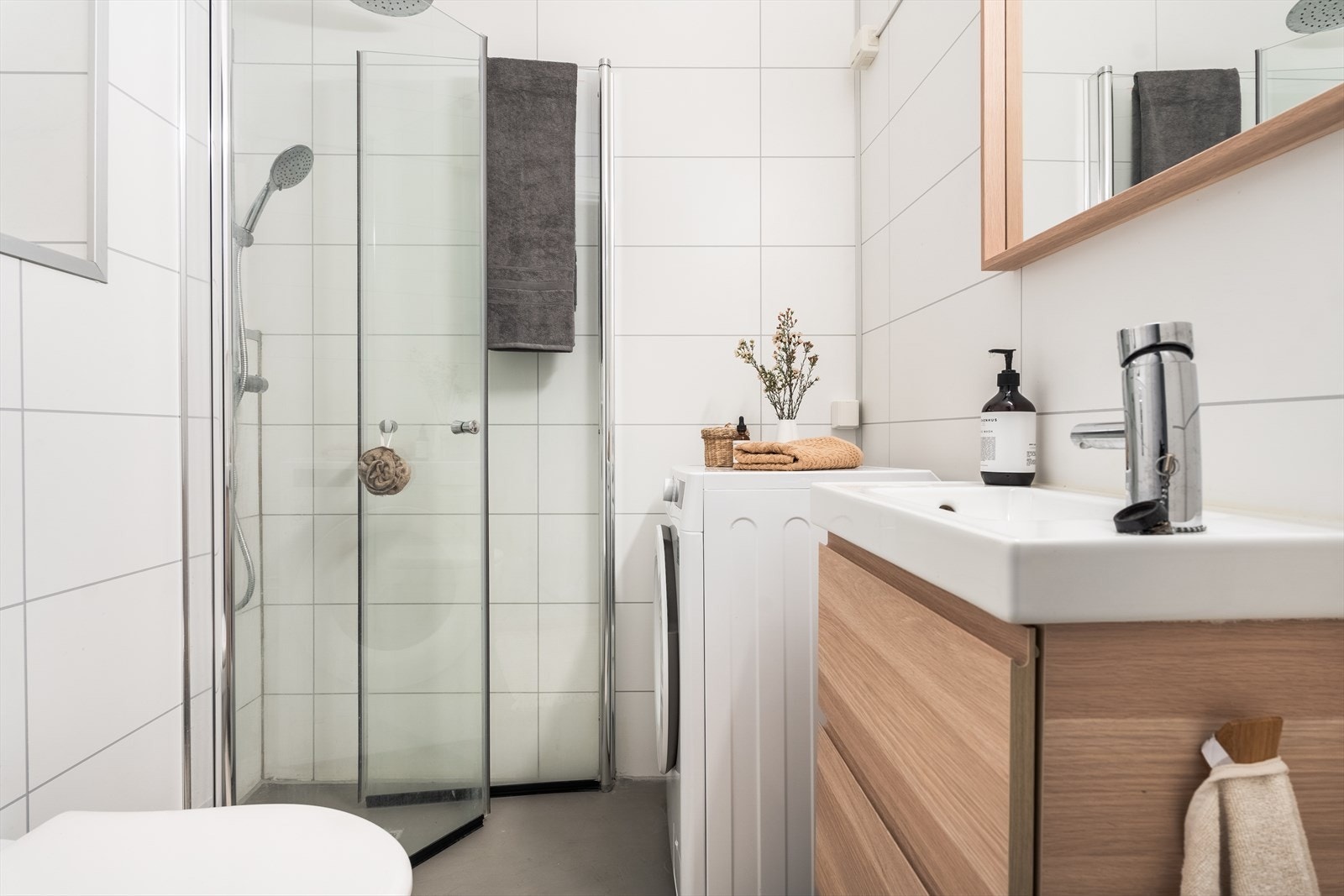 I 2018 ble badet overflateoppusset. Det er opplegg for vaskemaskin og gulvvarme Galleribilde