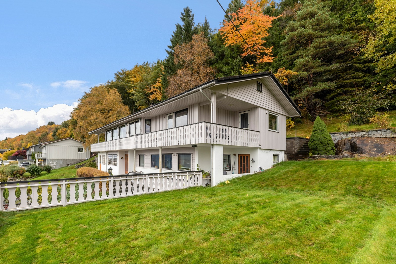 Eneboligen går over to plan og har behov for noen oppgraderinger. Galleribilde