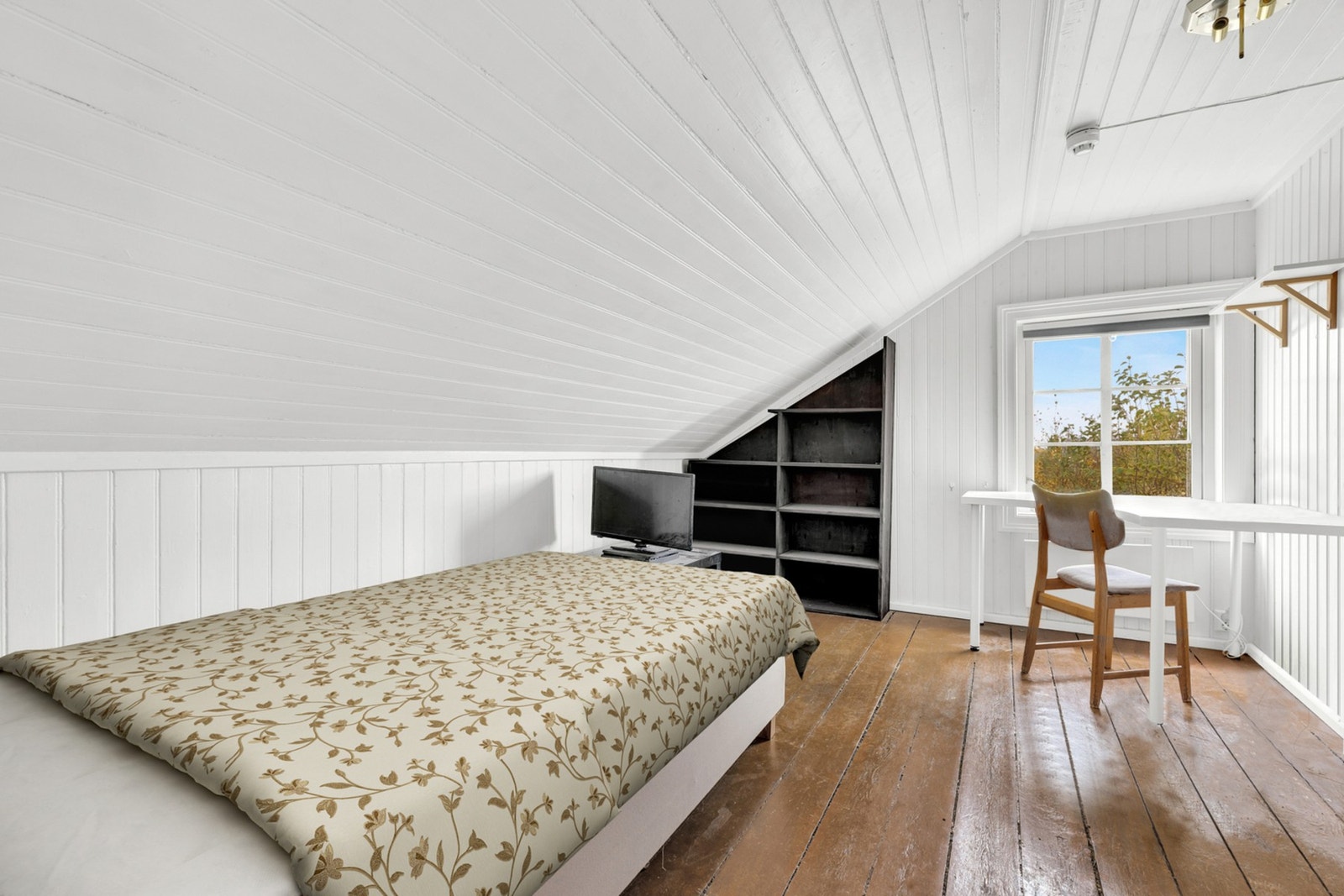 Soverom 1 er på ca. 8m² og har god plass til dobbeltseng og garderodemøblement. Galleribilde