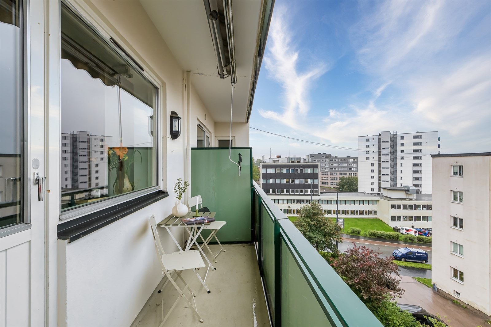 Balkongen vender ut mot rolige omgivelser. Galleribilde