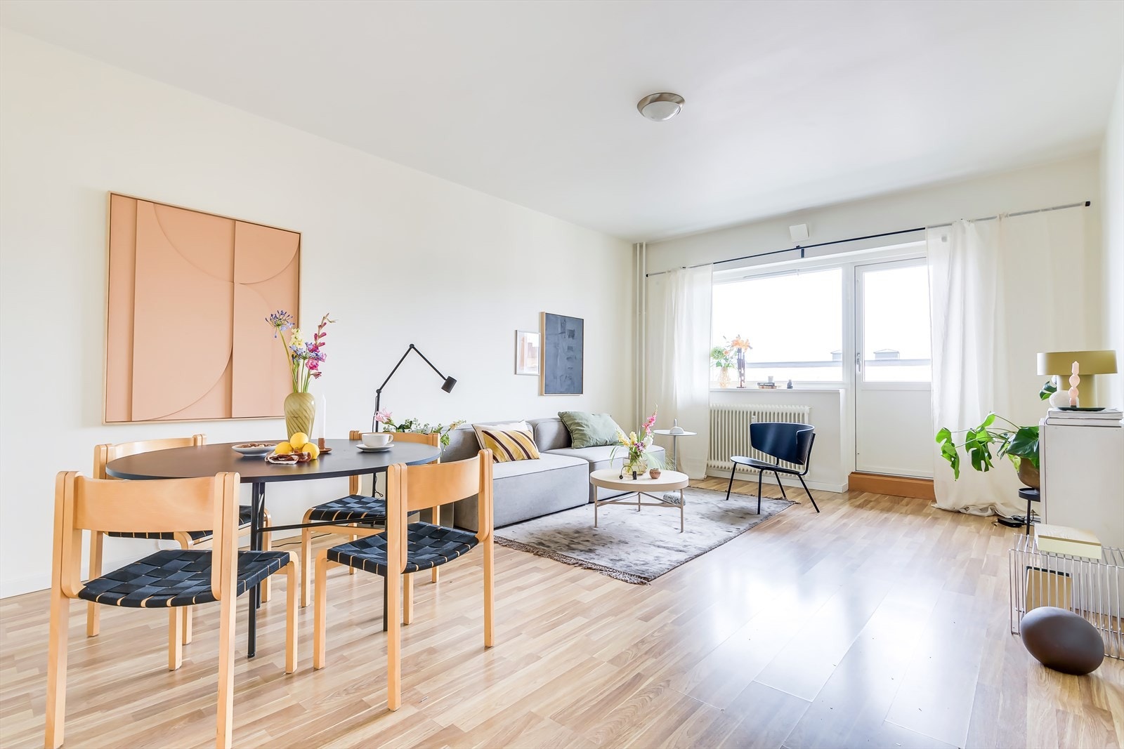 Velkommen til Sinsenveien 24 - Presentert av Silje Heggø og Joachim Lindhjem Galleribilde