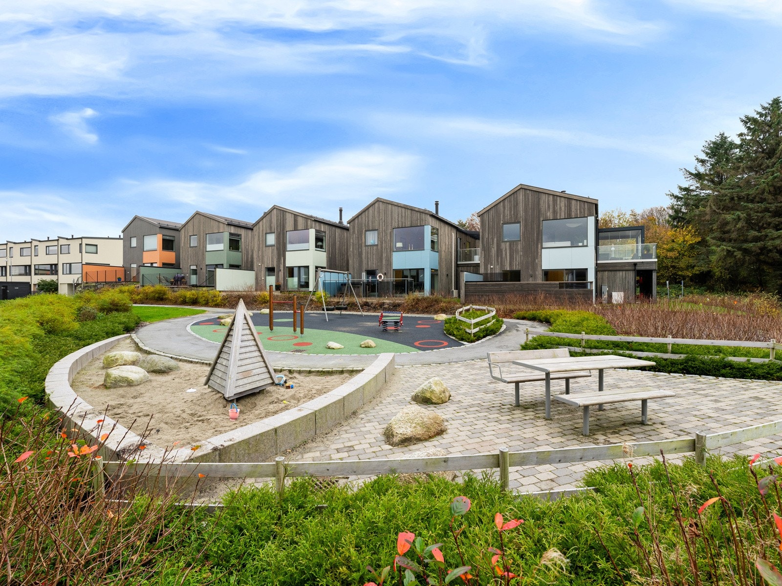 Lekeplass over hekken Galleribilde