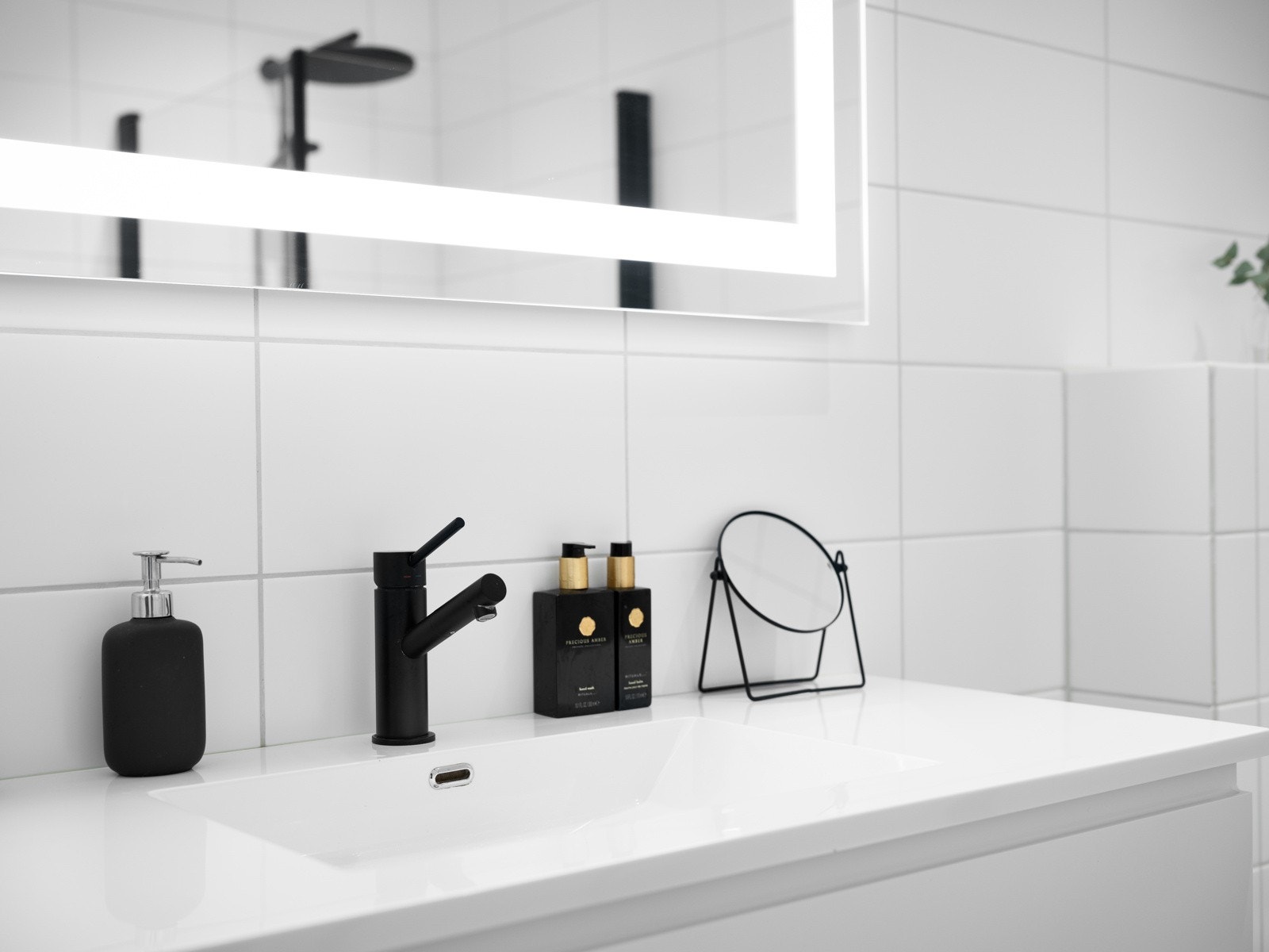 Moderne, firkantet speil med lysramme Galleribilde