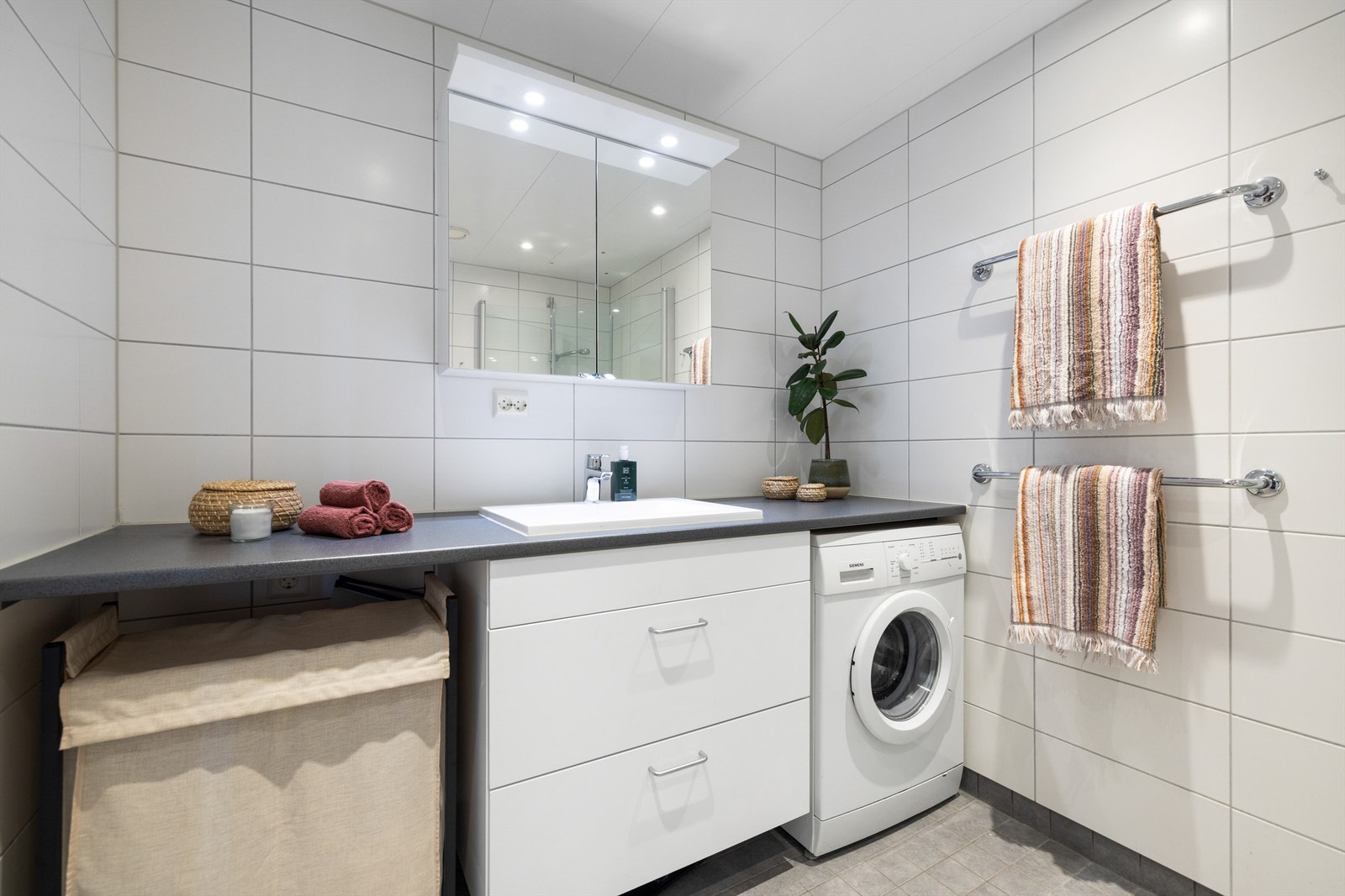 Det er opplegg for vaskemaskin og tørketrommel Galleribilde