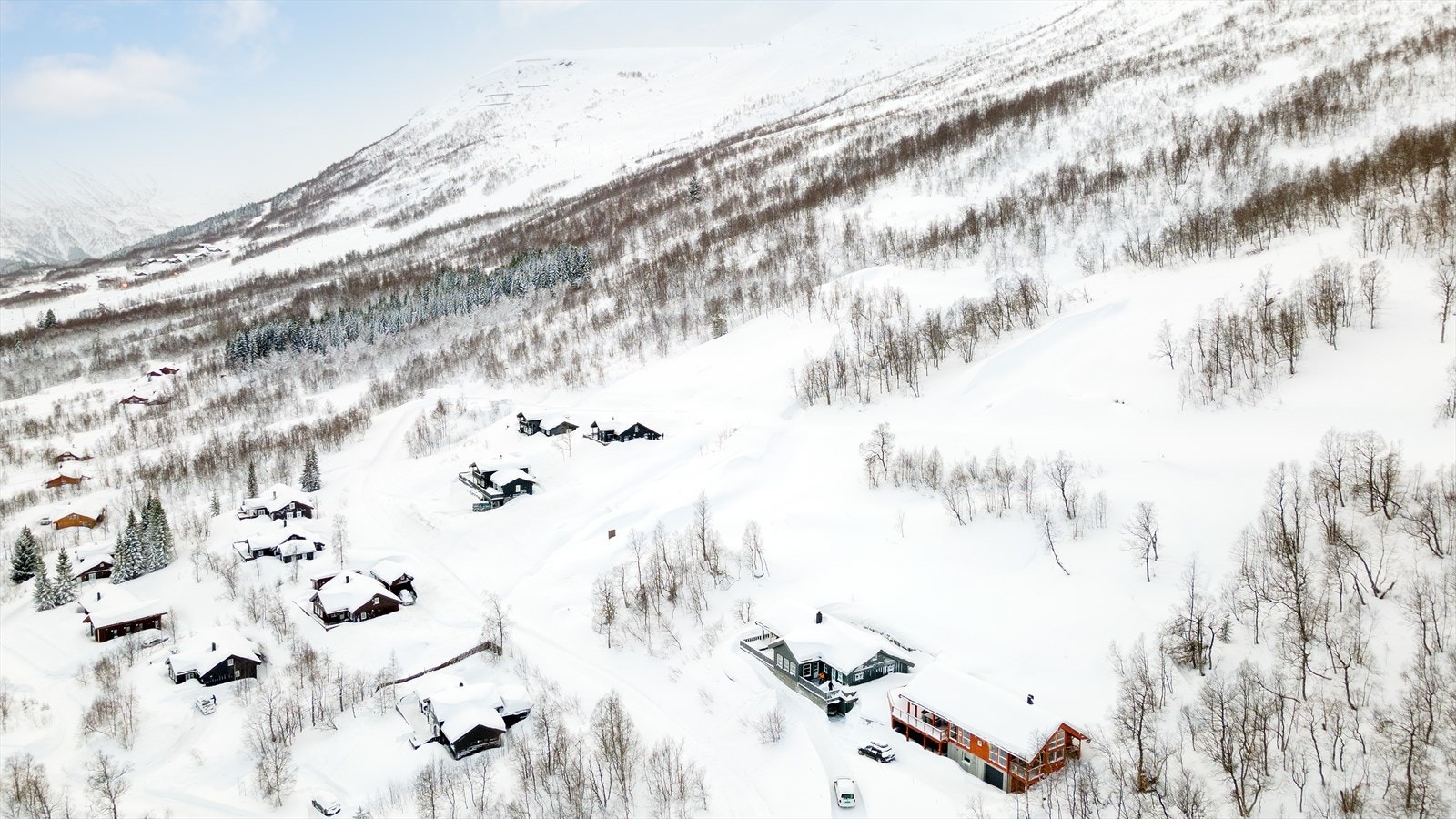 Måler ca. 899,5 m². Galleribilde