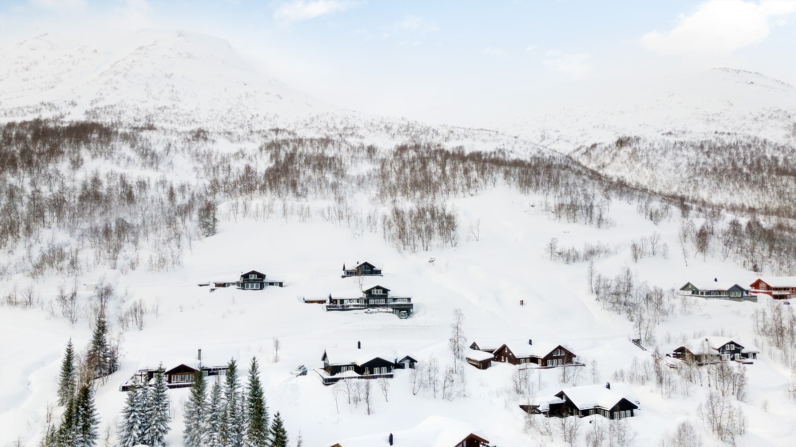 Tomten ligger plassert i et nyere hyttefelt med fritidsboliger i nærmiljøet Galleribilde