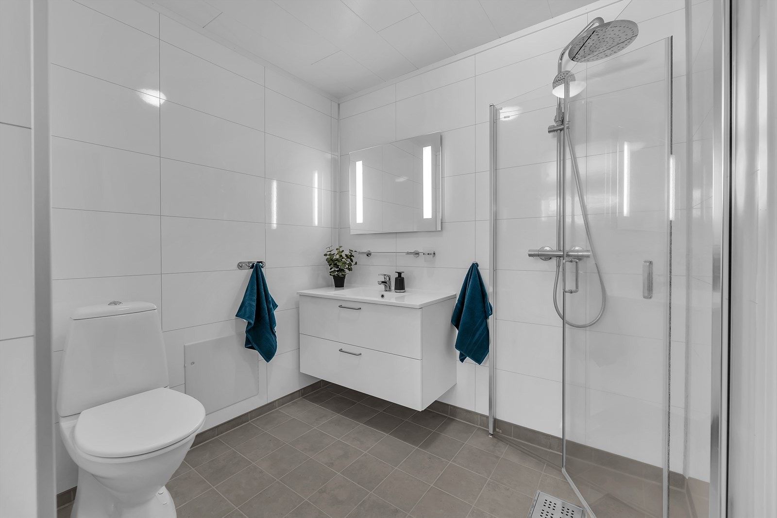 Nyrenovert bad i 2024 Galleribilde