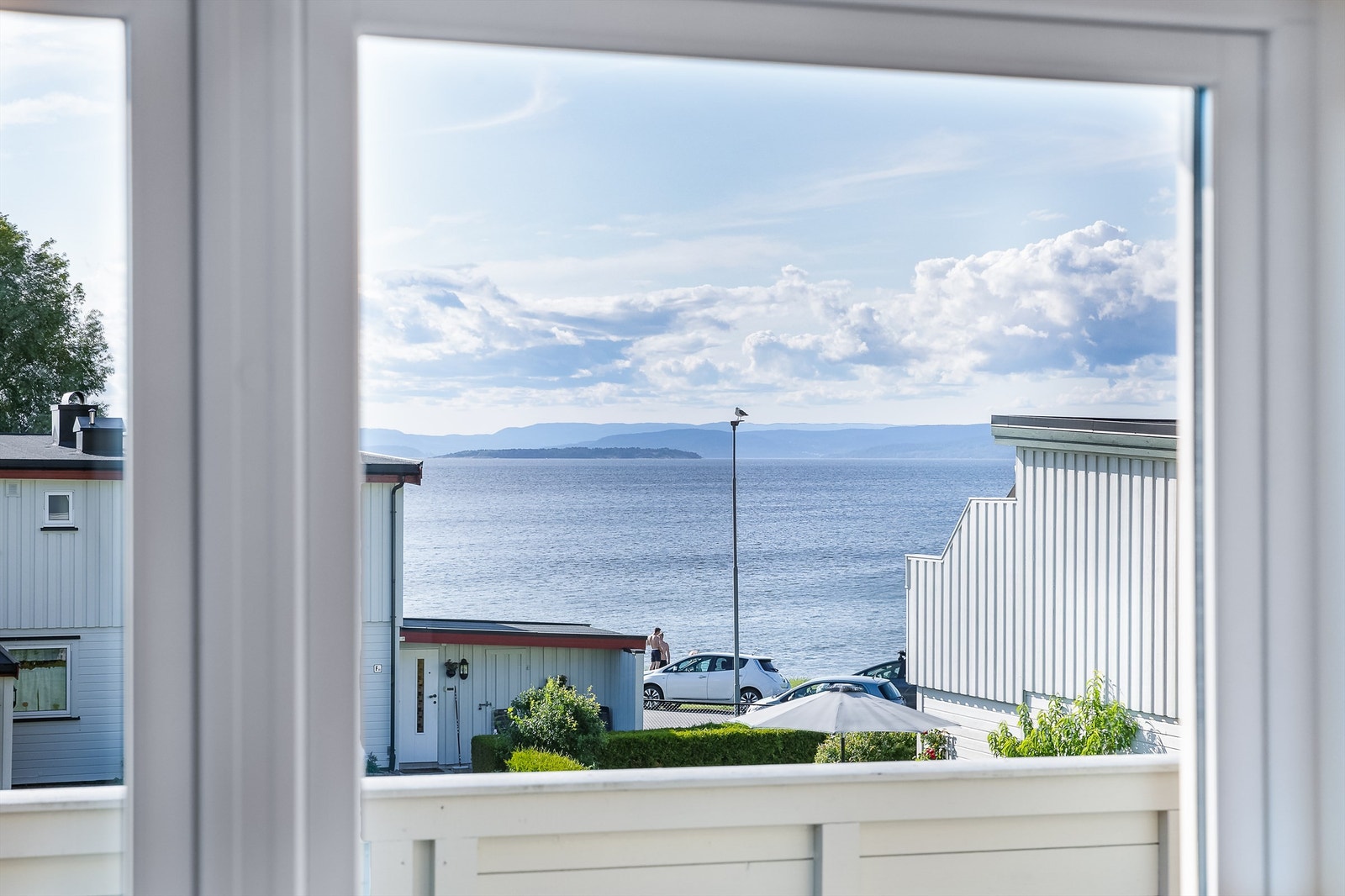 I andre etasje kan du glede deg over nydelig fjordutsikt året gjennom. Galleribilde