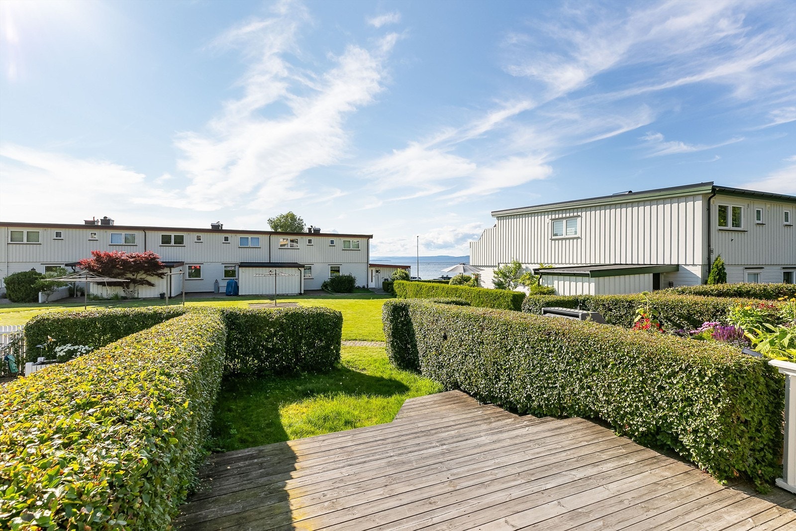 Terrassene er orientert i vestlig retning - mot solens gang på ettermiddag og kveld. Galleribilde