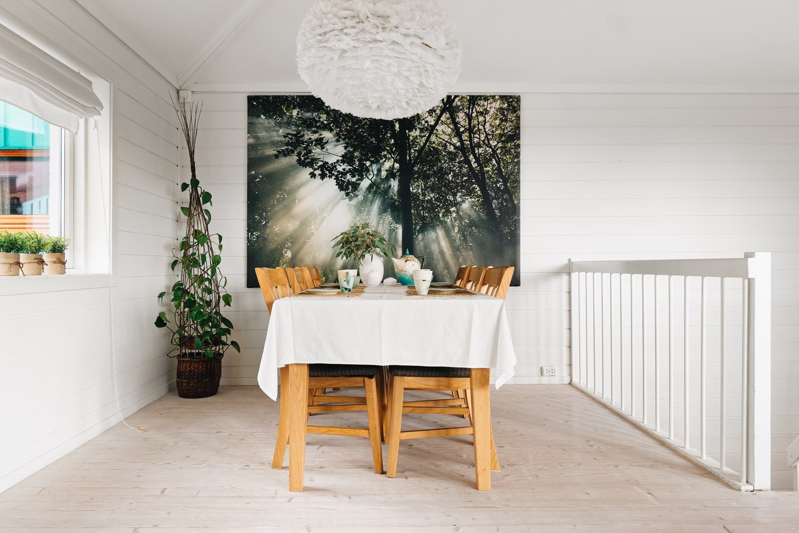 Legg merke det flotte tregulvet som er gjennomgående for hele etasjen. Galleribilde