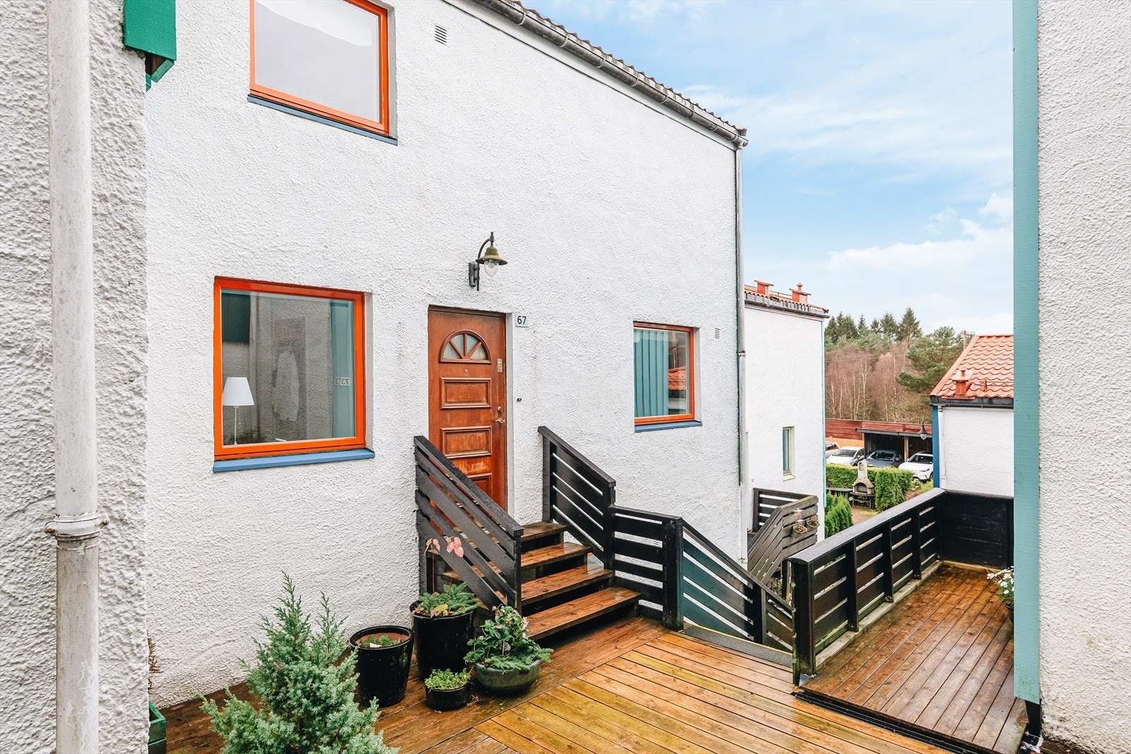 Borettslaget fremstår som veldrevet med høy trivselsfaktor. Det er ingen felles plikter i borettslaget, men det er betalt dugnad. Opptil 12 timer á kr. 200,- / time. Galleribilde