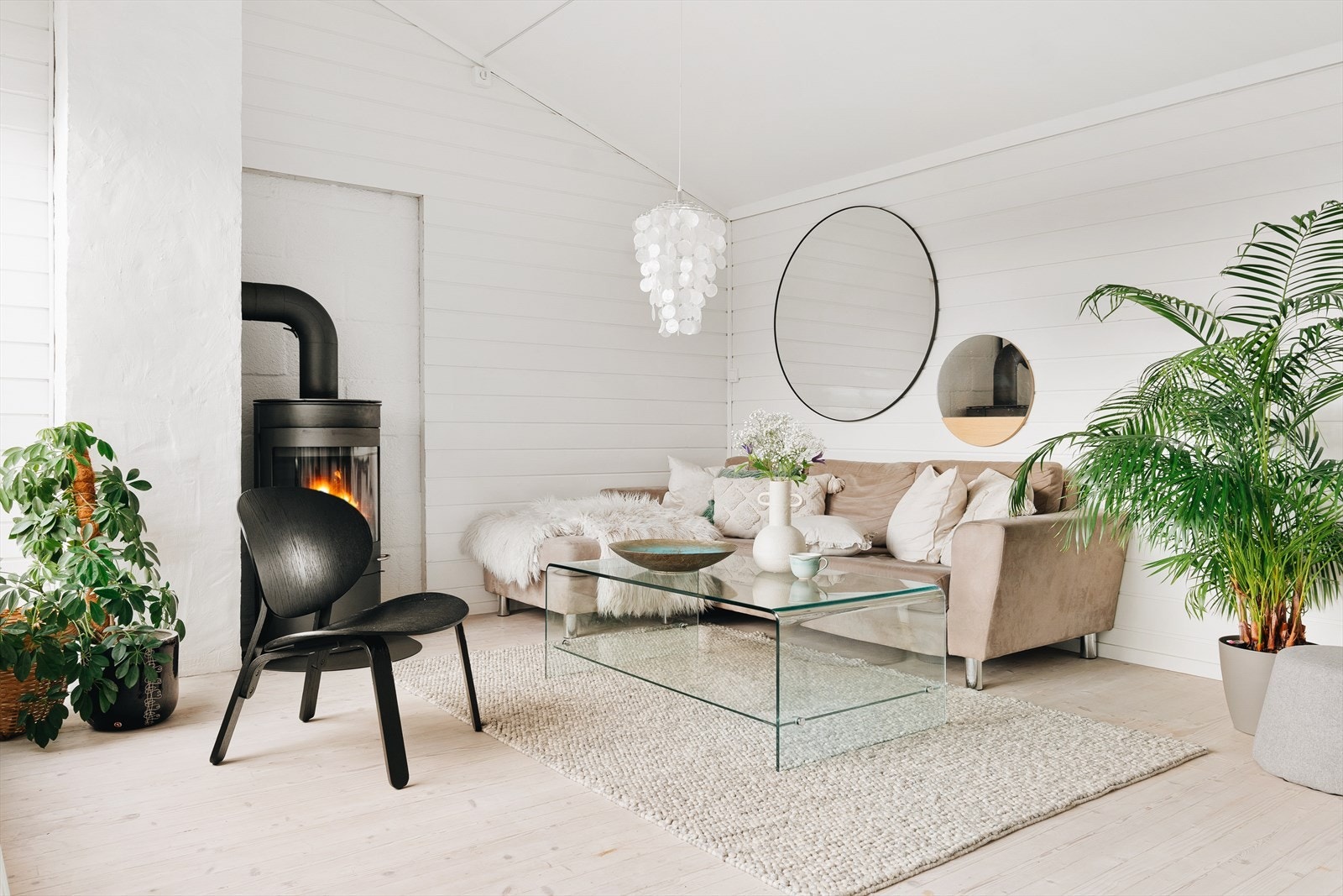 Den herlige vedovnen ble installert i 2007 og er såklart rentbrennende. Galleribilde