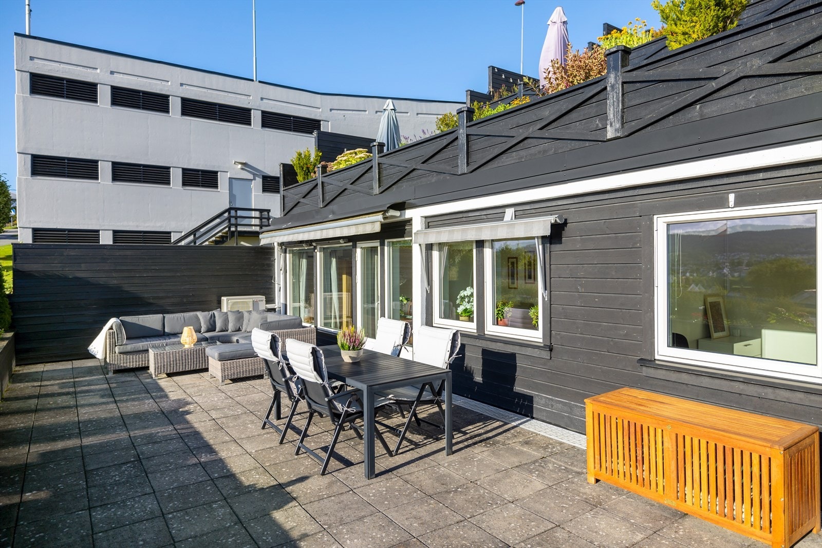 Stor, solrik og vestvendt terrasse på hele 63 kvm! Galleribilde