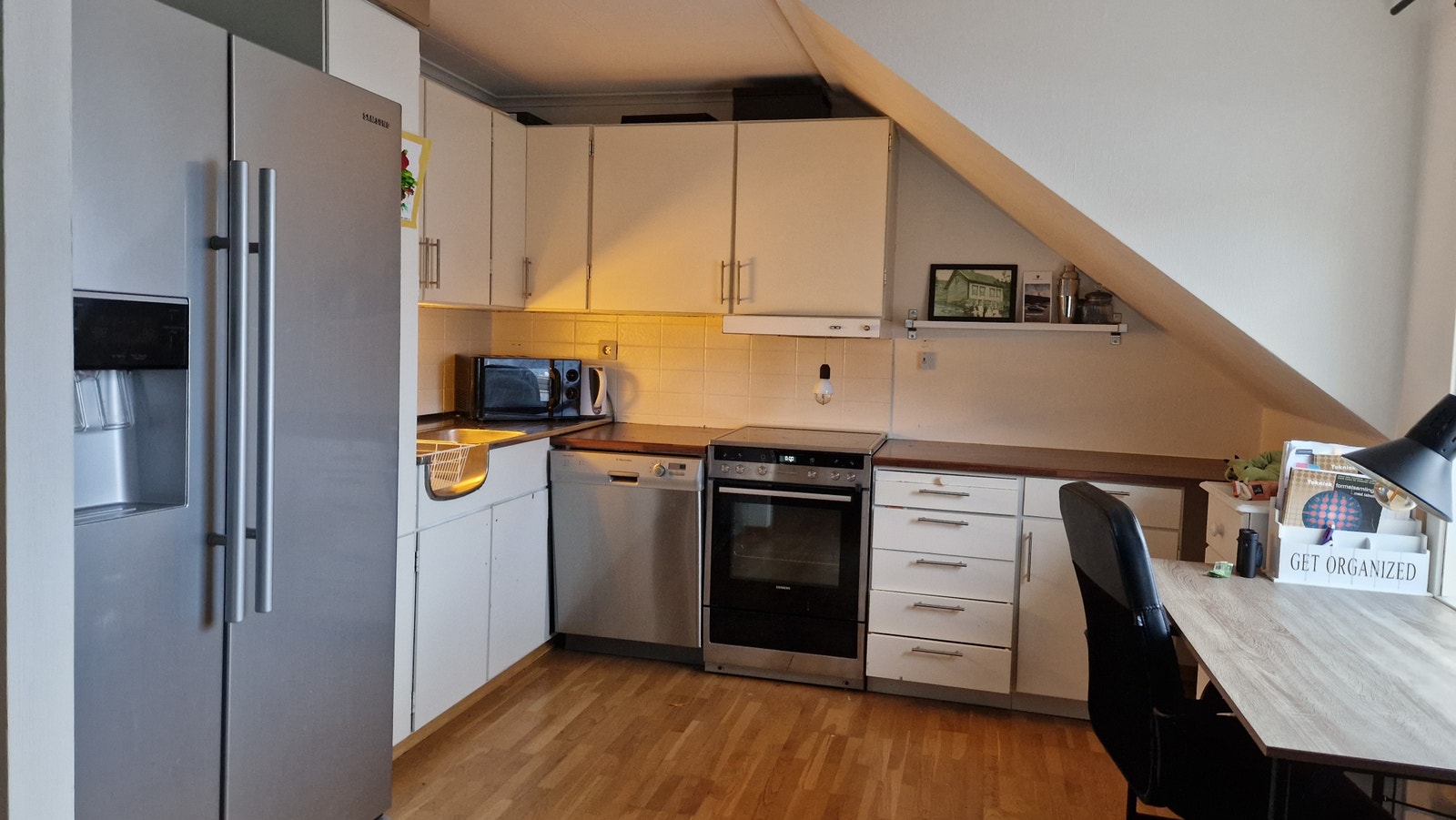 Loft - åpen stue/kjøkken (utleiedel) Galleribilde