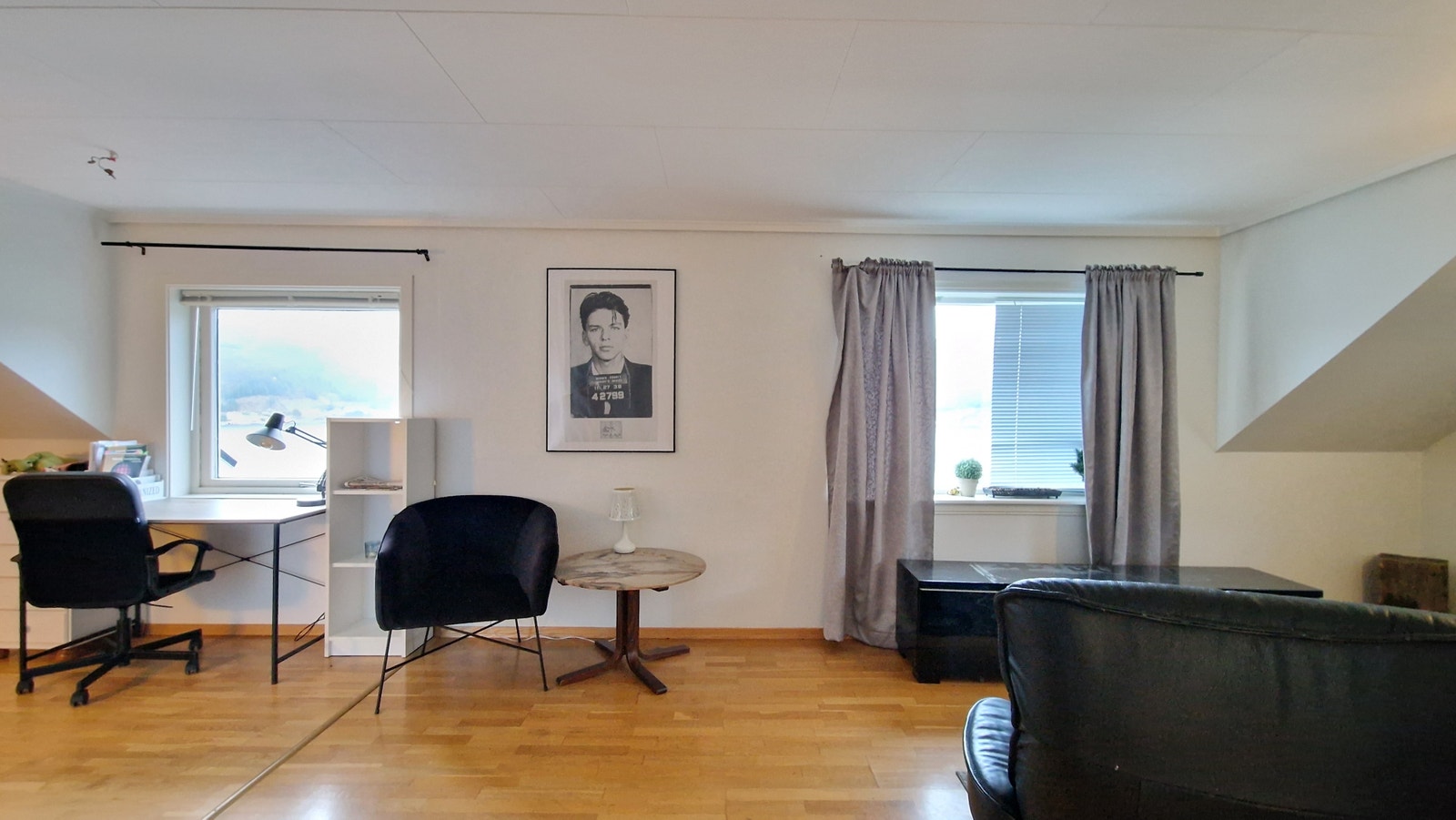 Loft - åpen stue/kjøkken (utleiedel) Galleribilde