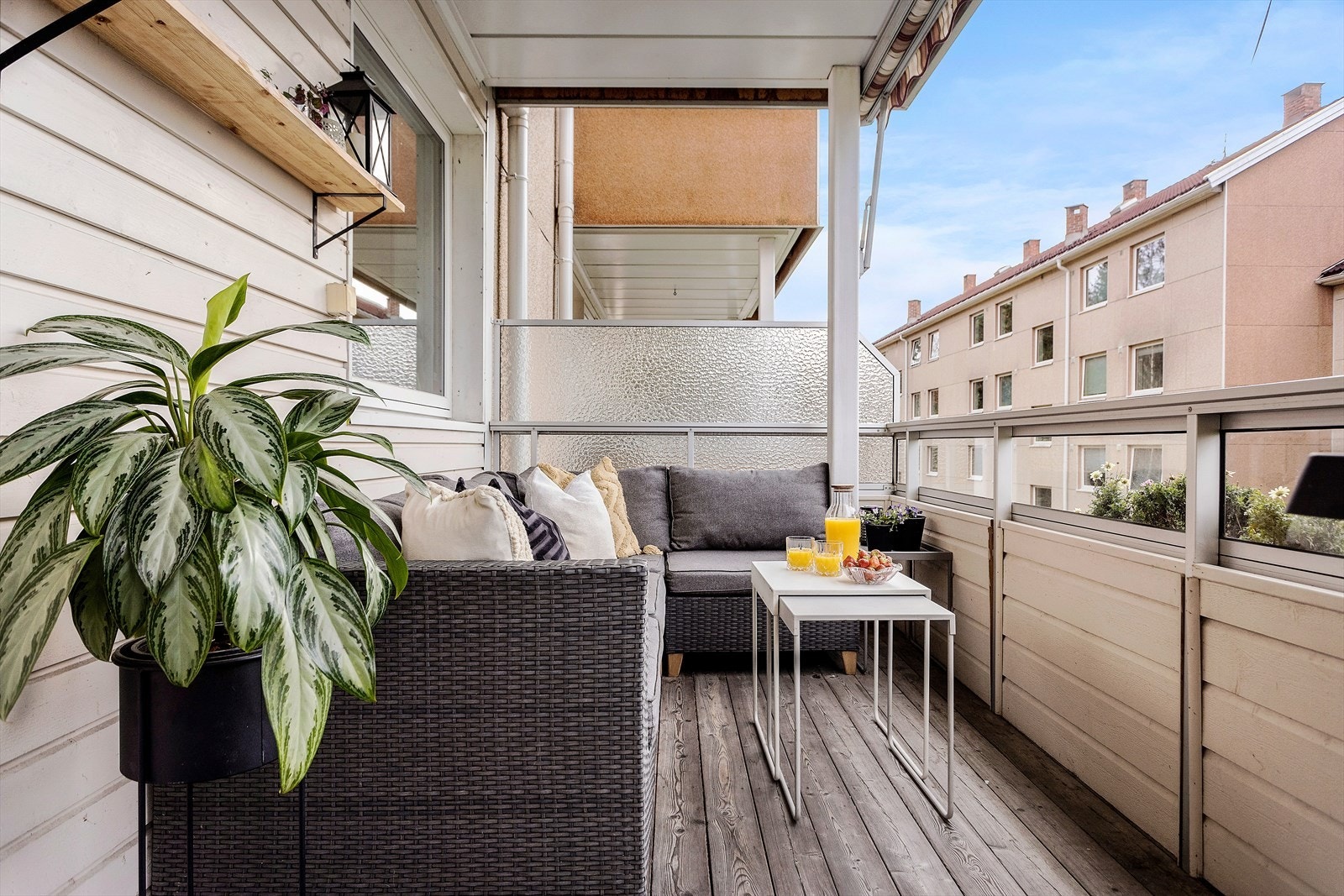 Fra stue er det utgang til vestvendt balkong Galleribilde