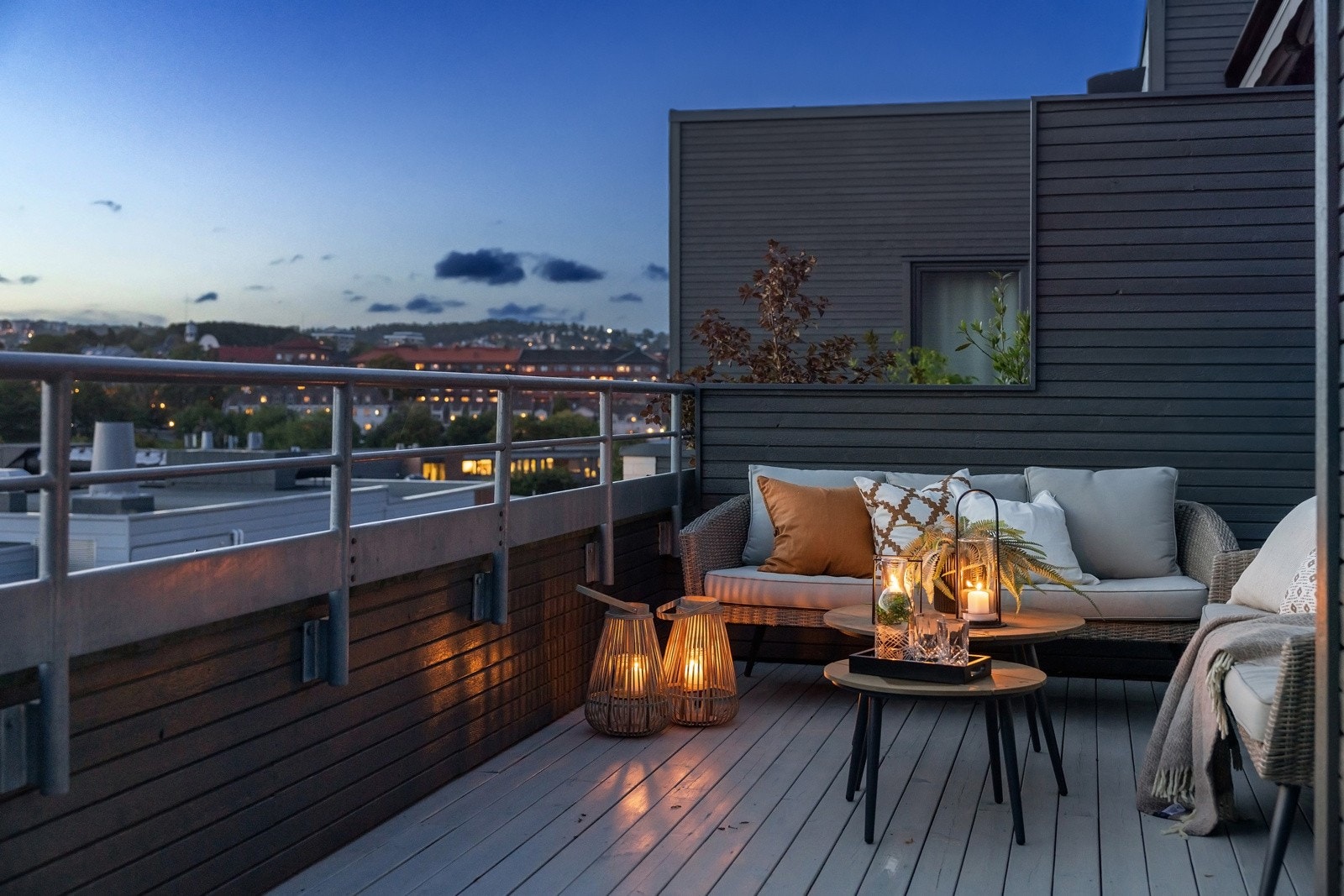 Det er følgelig tillatt med grillmøblement på takterrassen (EL og gass). Galleribilde