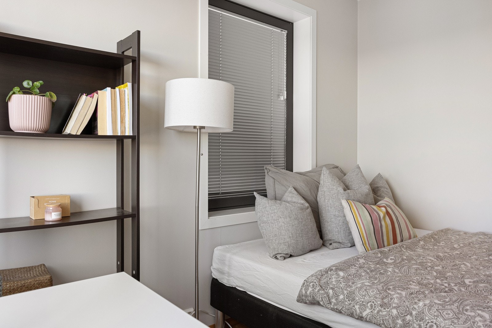 Hybeldelen kan også benyttes som et "master bedroom" om ønskelig, slik det har blitt brukt tidligere. Galleribilde