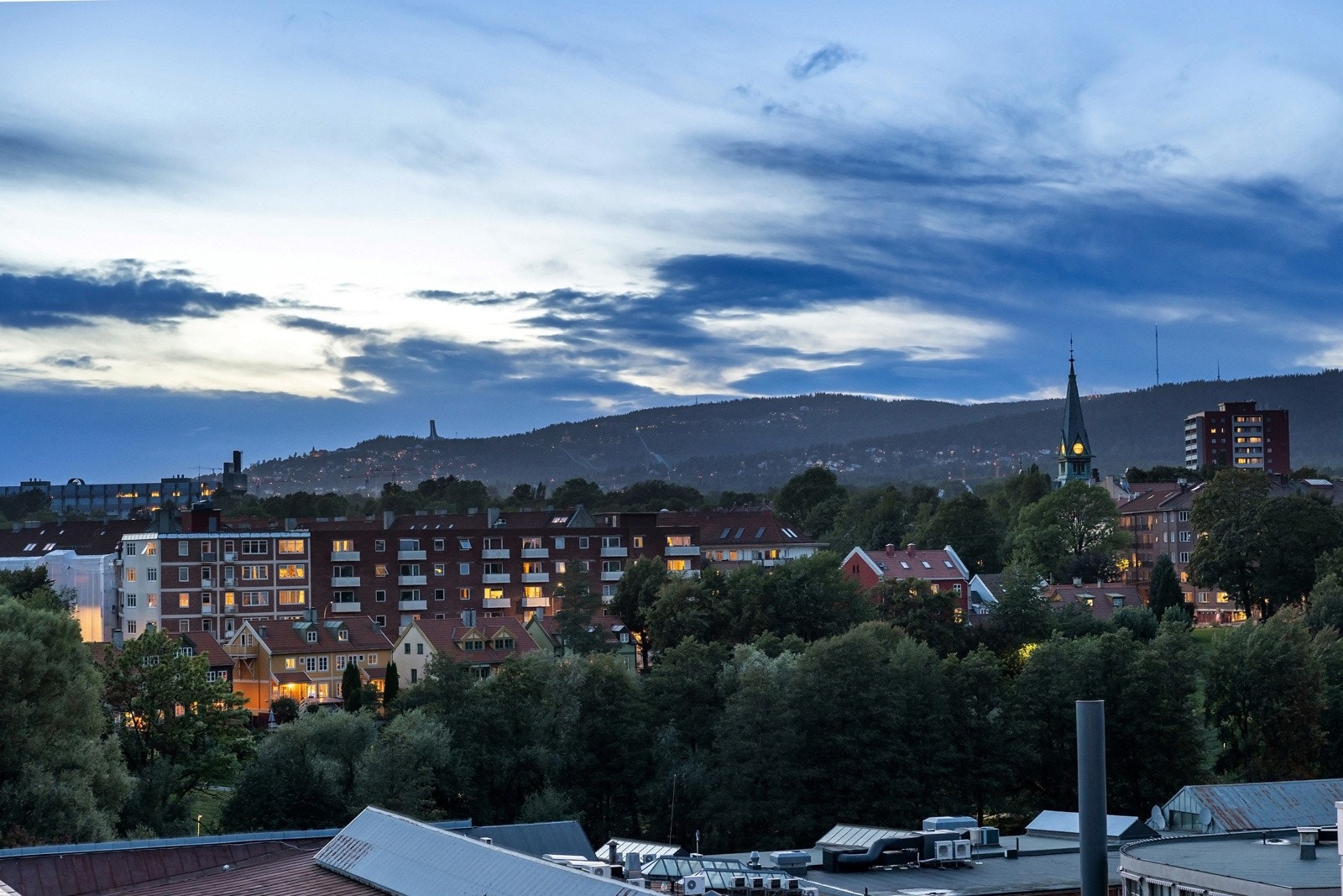 Nyt den herlige utsikten fra takterrassen. Galleribilde