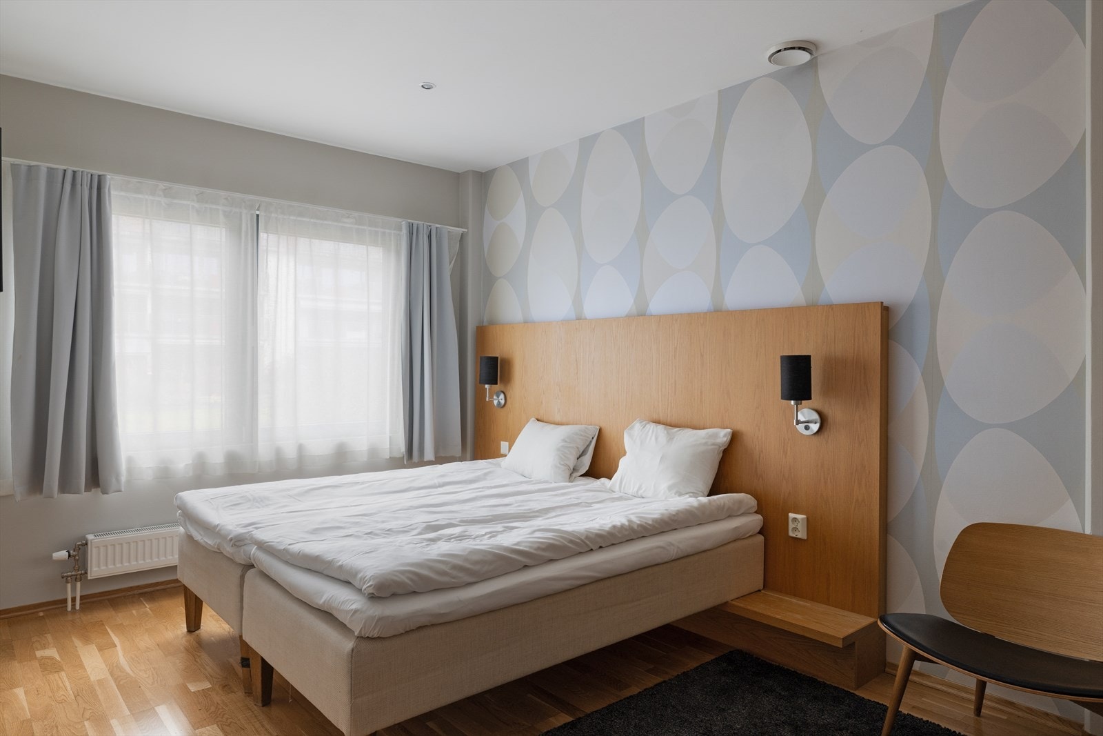 I tilknytning til serviceområdene er det også tilgang til et gjesterom (innredet som et hotellrom) som kan leies av beboerne for kr 700,- per natt inkl. sengetøy og håndklær. Galleribilde