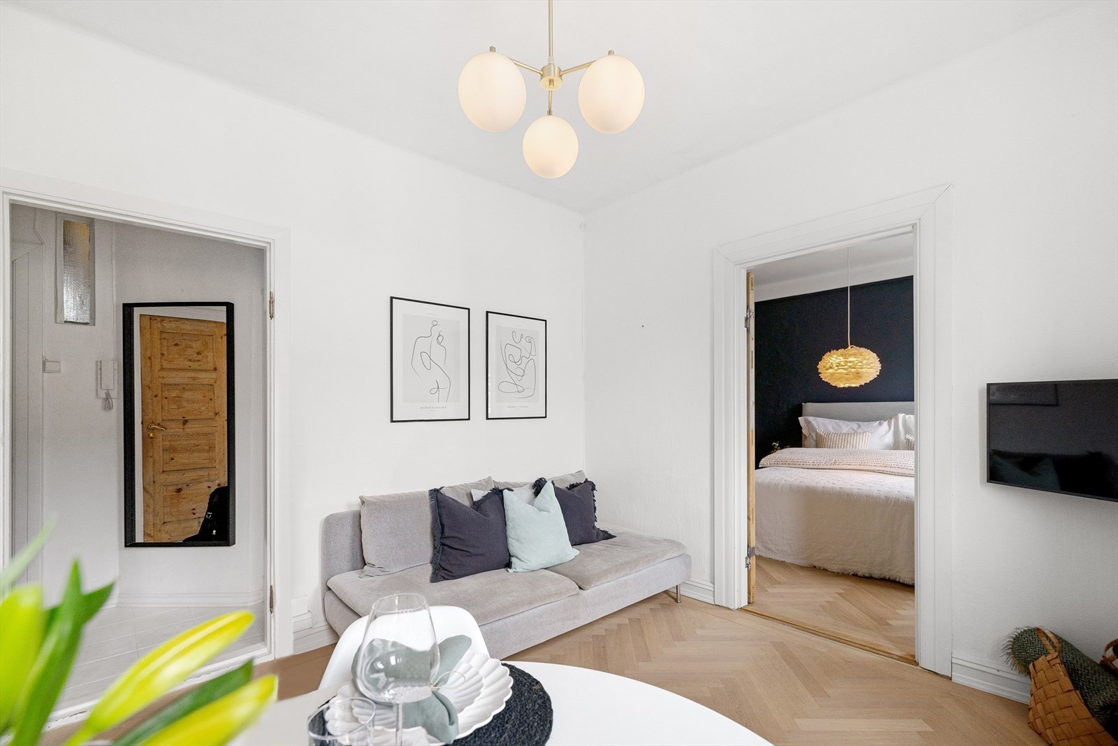 I stuen er det god plass til sofa med tilhørende stuemøblement. Galleribilde