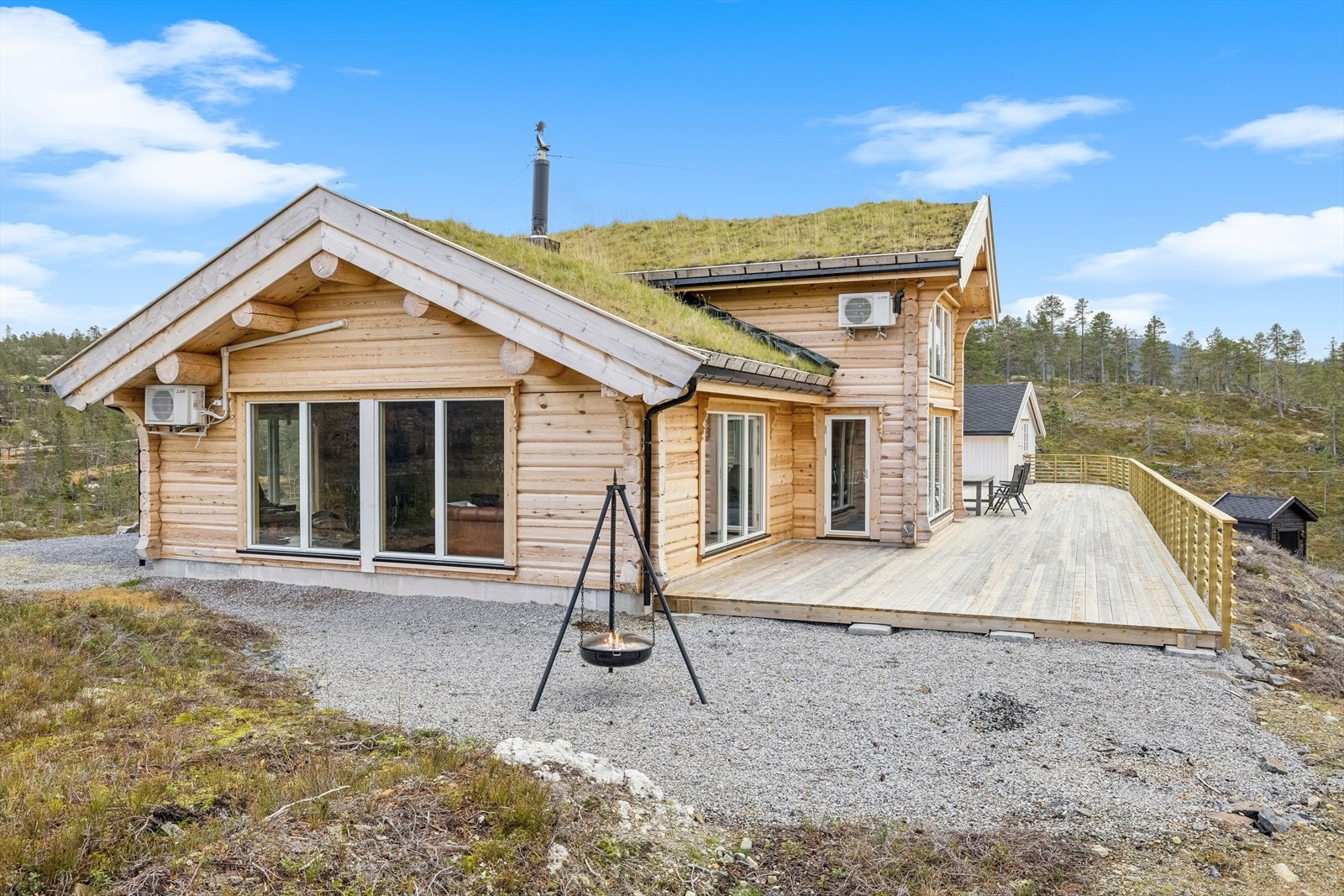 Vestvendt, solrik eiet tomt på ca. 1 636,9 m². Galleribilde