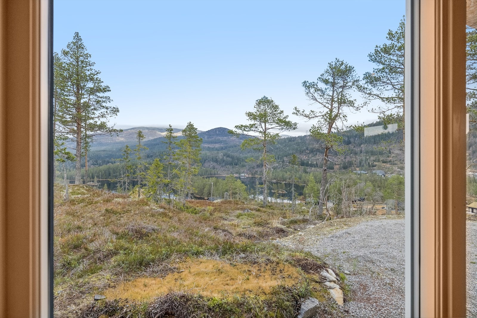 Det er nydelig utsikt fra stuen. Galleribilde