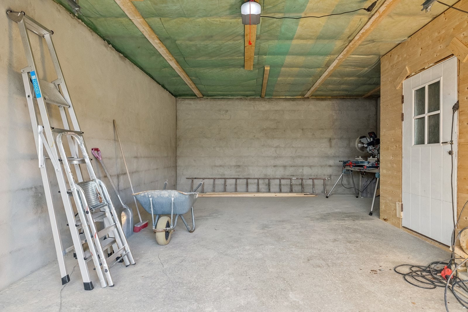 Parkering kan enkelt gjøres i garasjen. Galleribilde