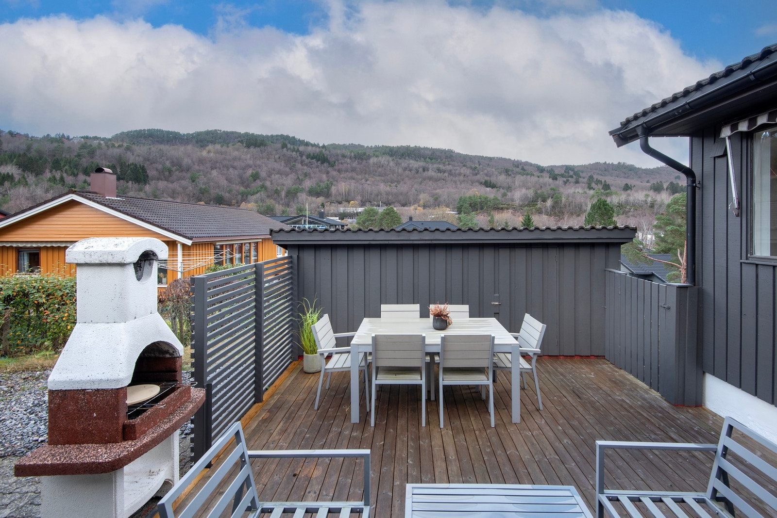 Terrasse med utepeis Galleribilde