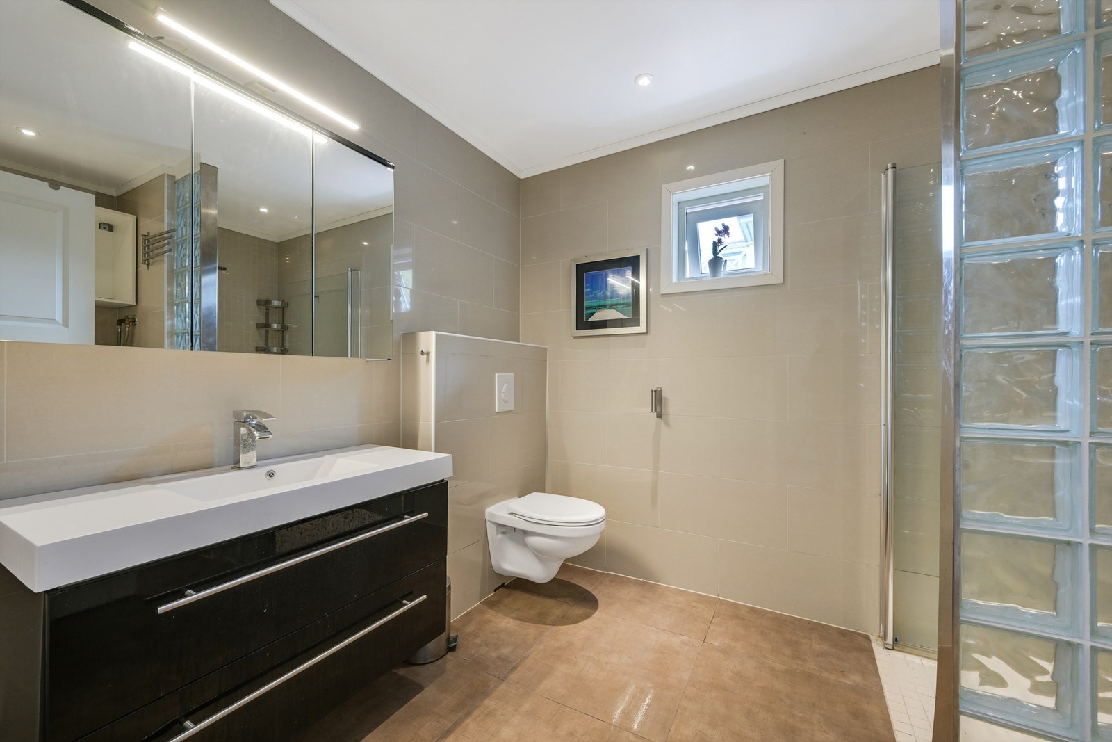 Bad i garasjen Galleribilde