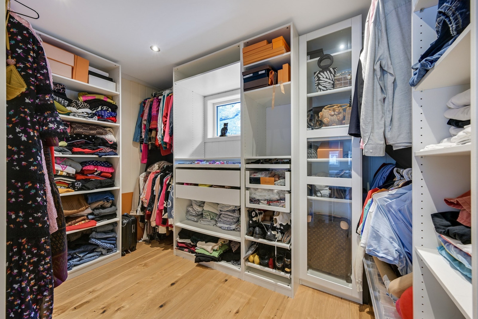 walk-in closet Galleribilde
