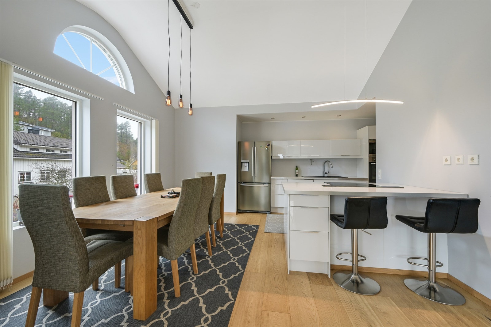 Lyst og luftig med god takhøyde Galleribilde