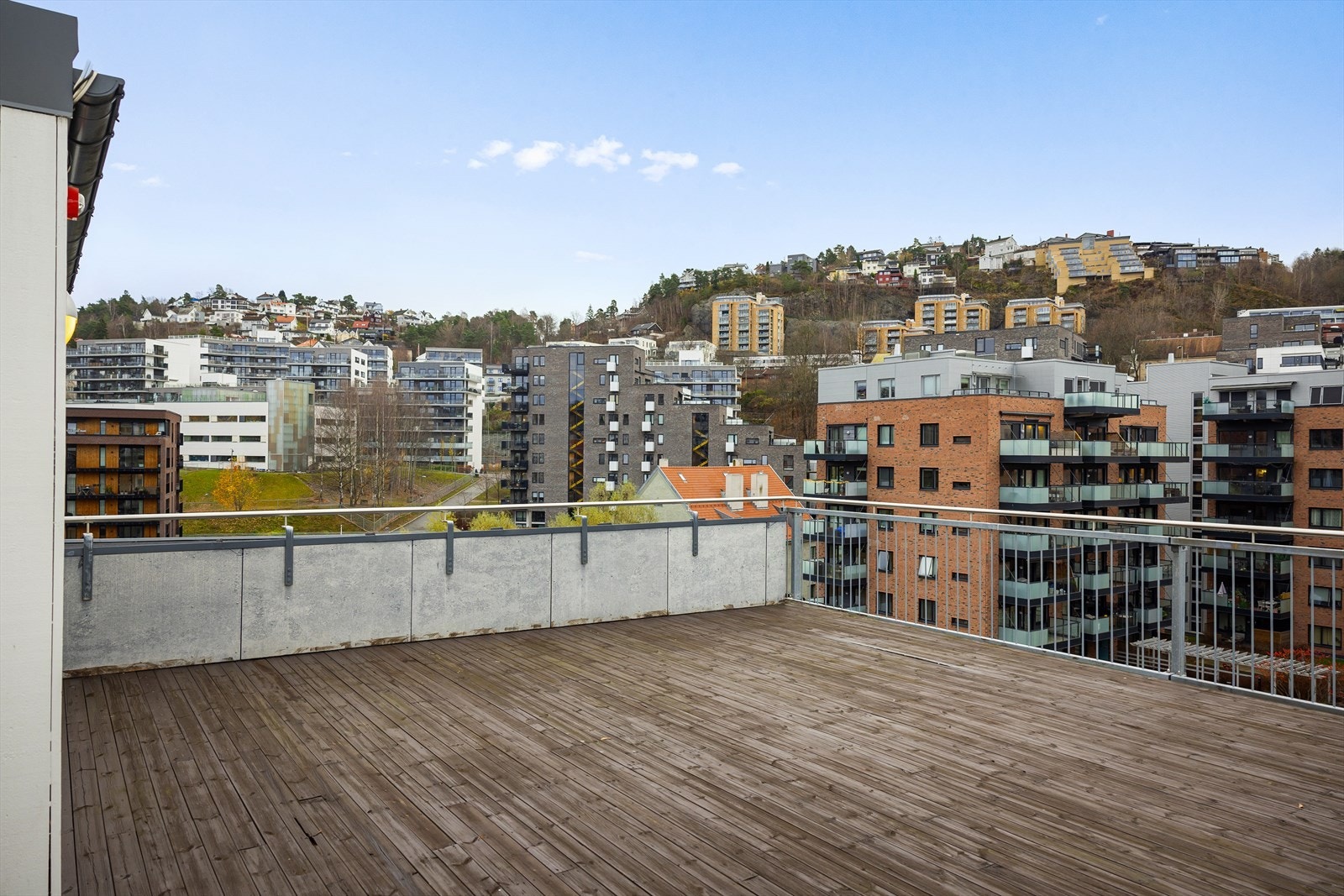 Tilgang til felles takterrasse. Perfekt for store selskaper og sammenkomster. Galleribilde