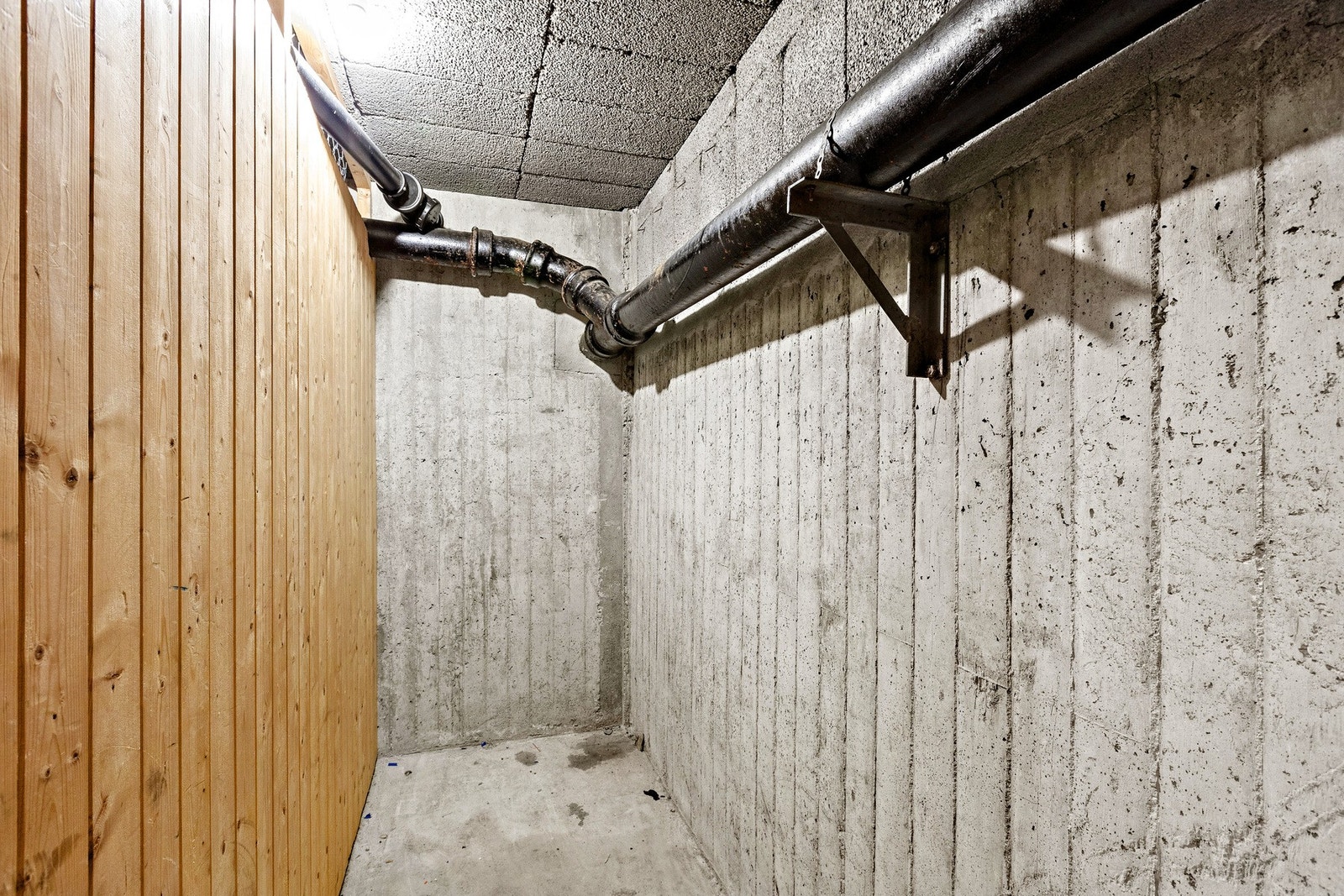 Det medfølger to boder på ca. 4,5 kvm samlet. Galleribilde