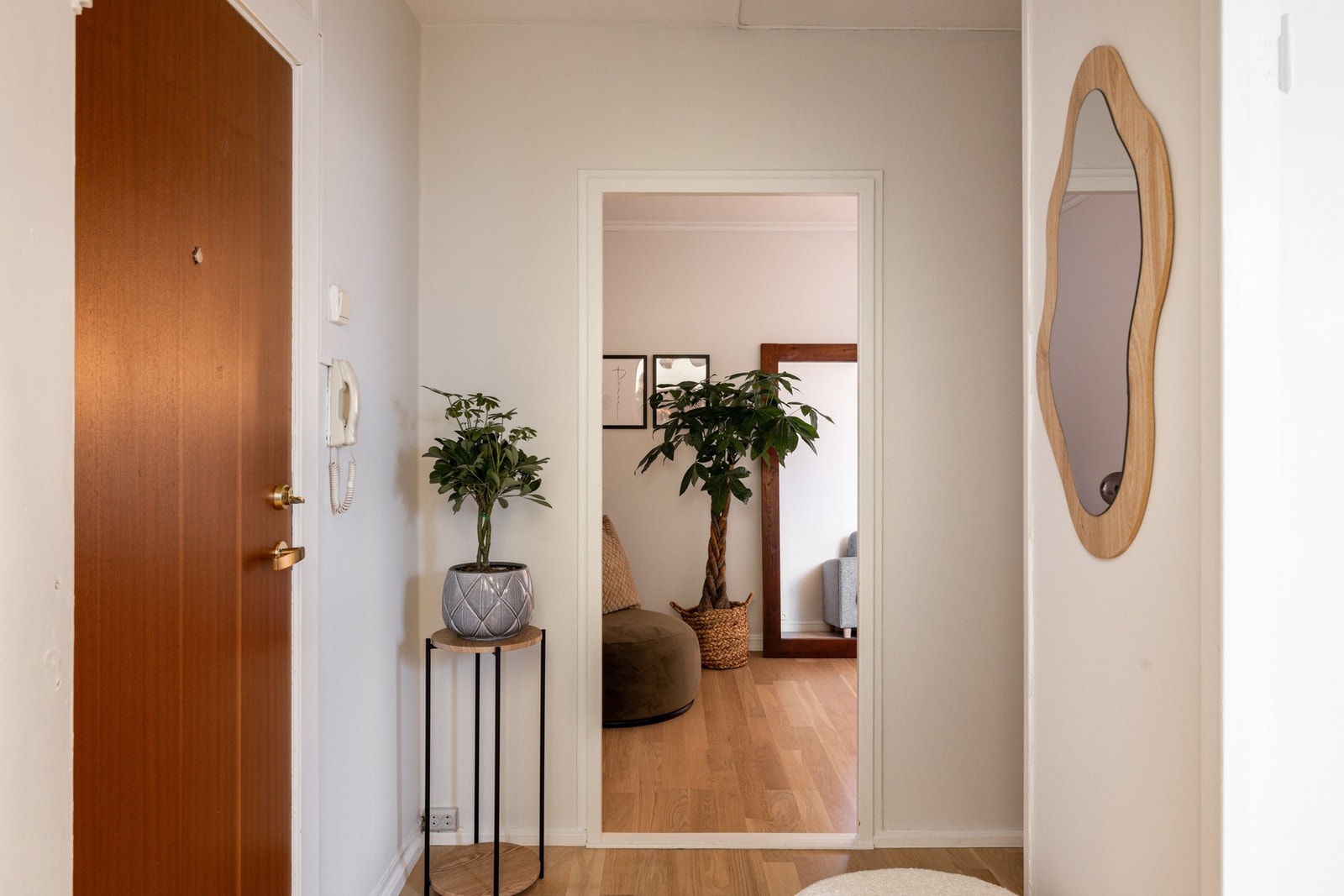 Her er det godt å komme hjem, samt hyggelig å ønske gjester velkommen! Galleribilde