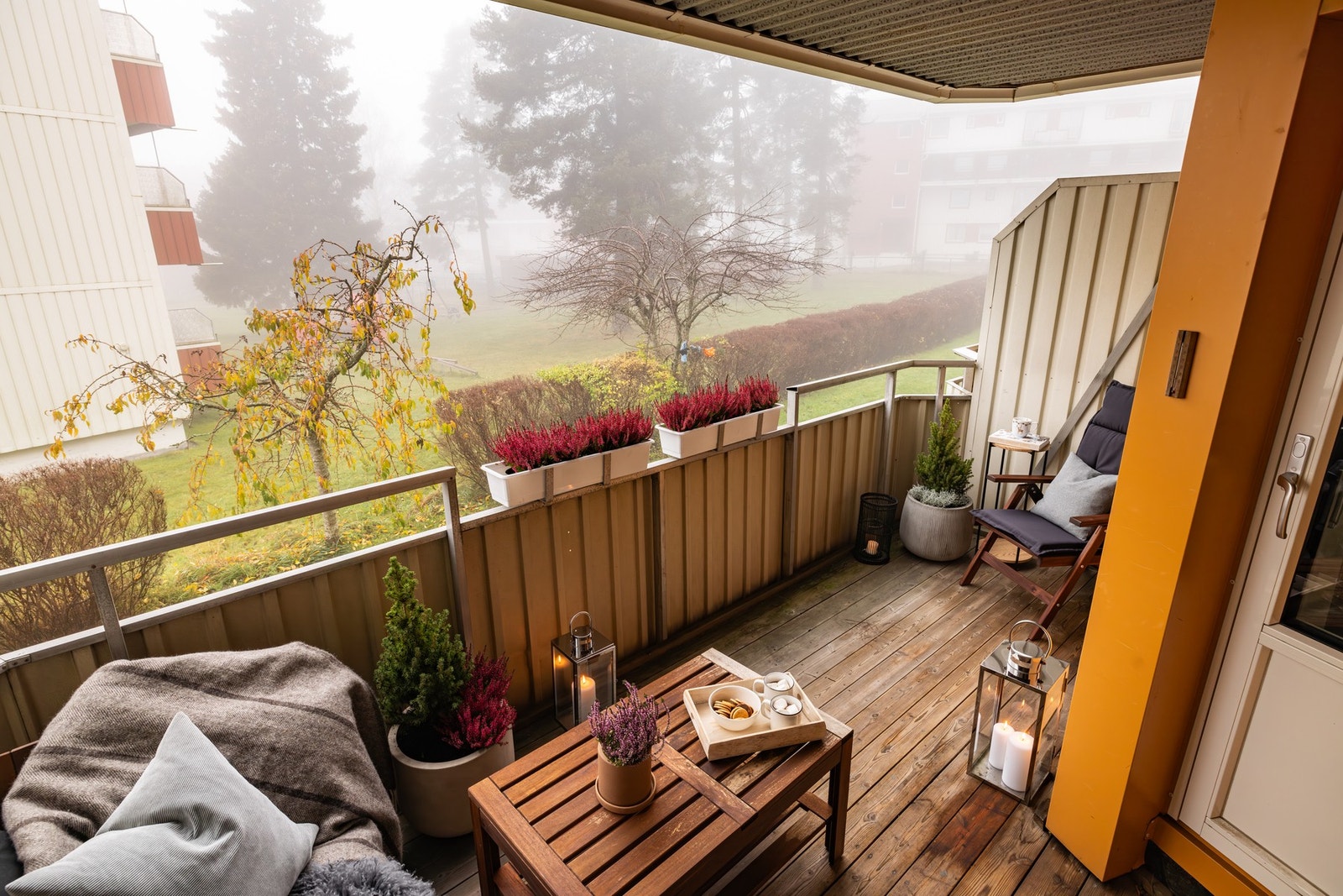 Balkongen har rikelig med plass til flere sittegrupper, samt grill om ønskelig. Galleribilde