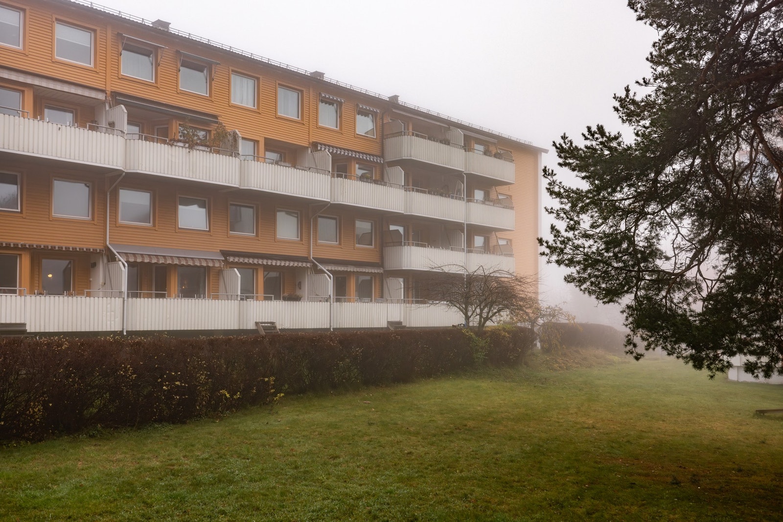 På kalde og grå dager er det ekstra godt å være inne - her er fyring inkludert i fellesutgiftene! Galleribilde