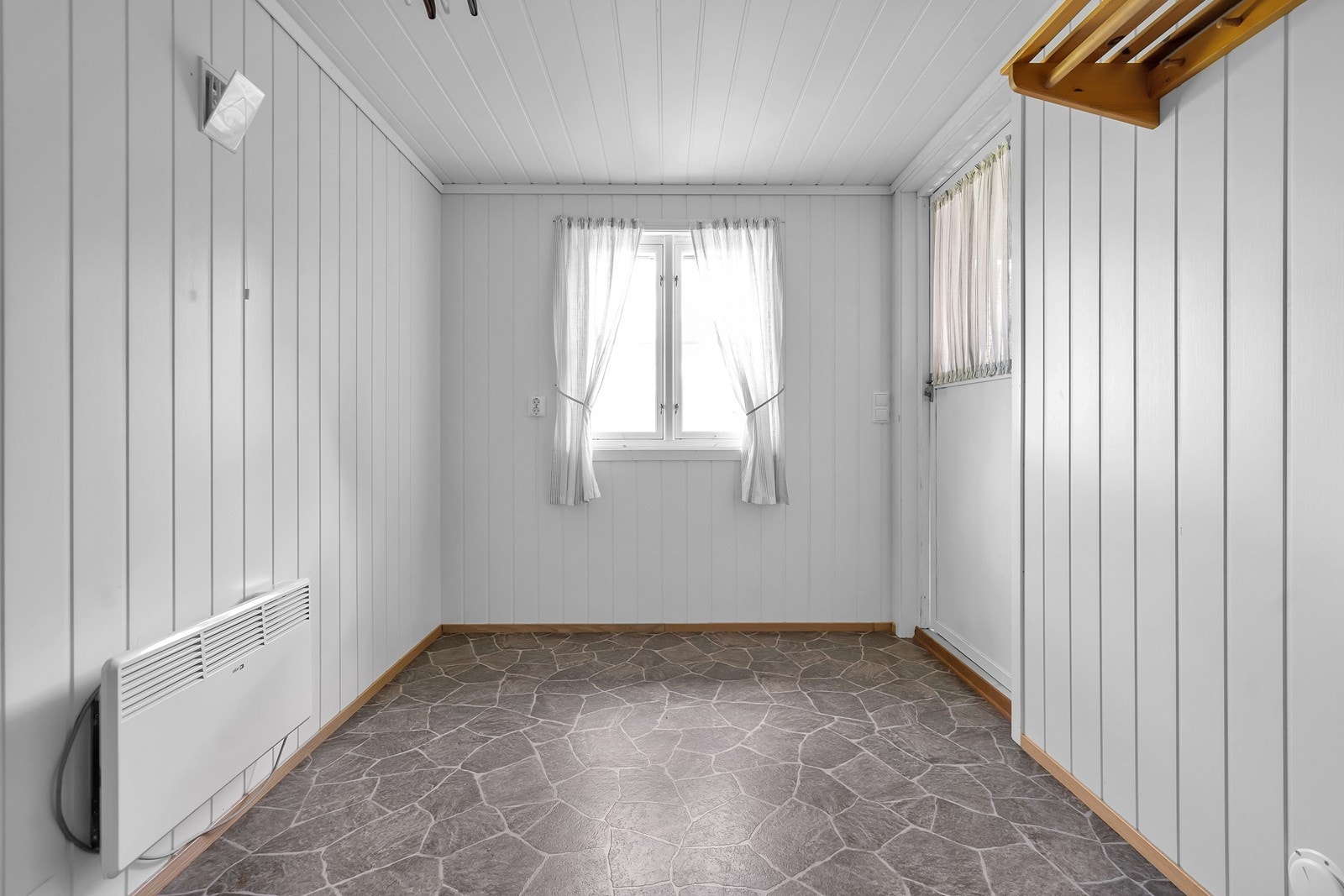 Pent innredet bod/anneks Galleribilde