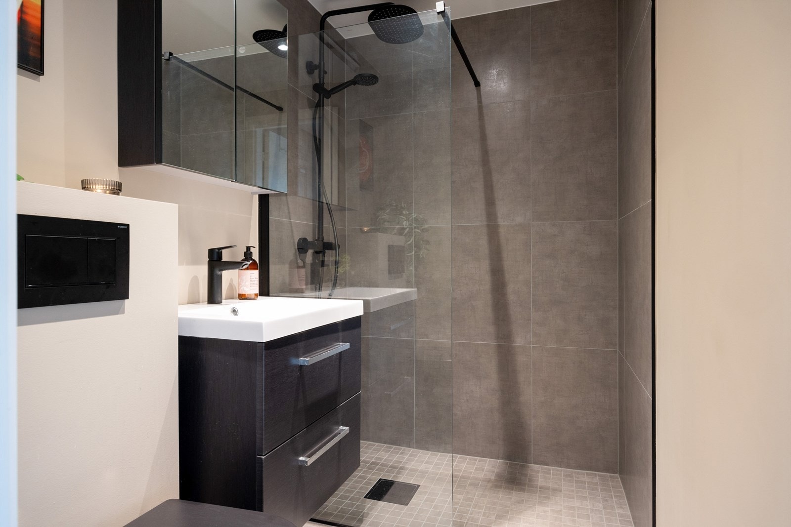 Pent flislagt baderom fra 2023. Galleribilde