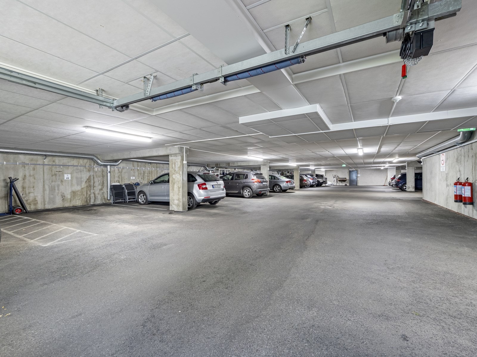 Garasje - 2 tilhørende garasjeplasser. Galleribilde