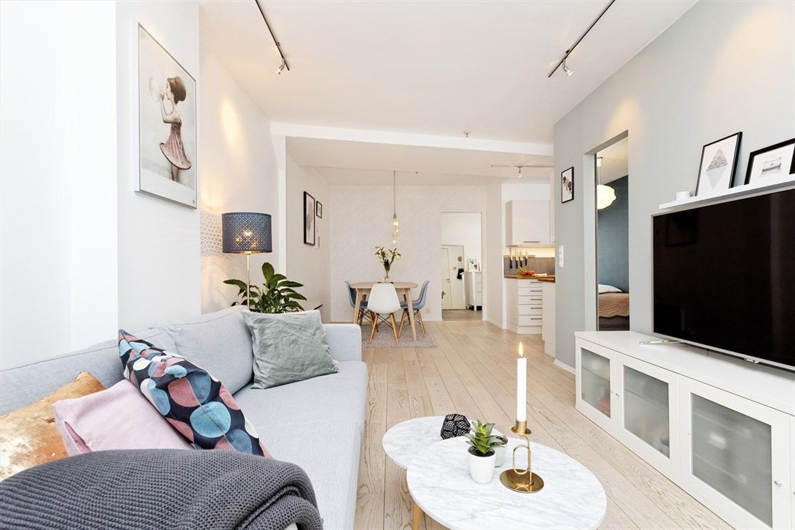 God plass for sofa og spisebord. Galleribilde