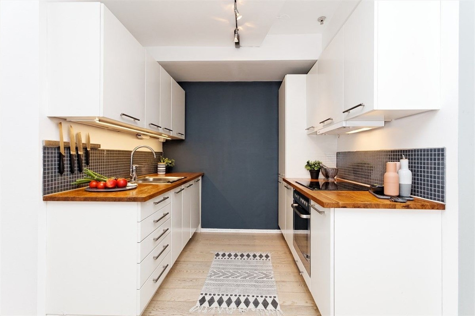 Moderne og praktisk kjøkken. Galleribilde